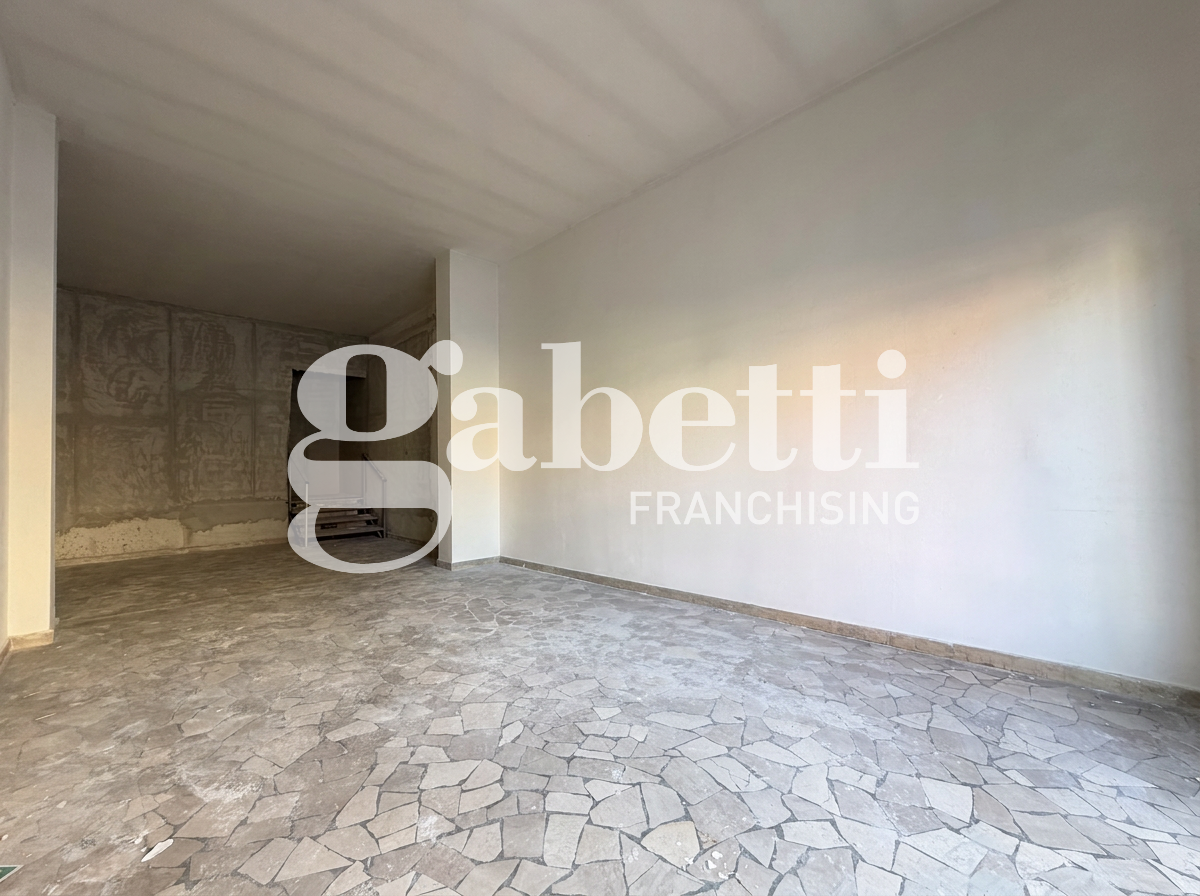 Negozio in affitto a Mugnano di Napoli