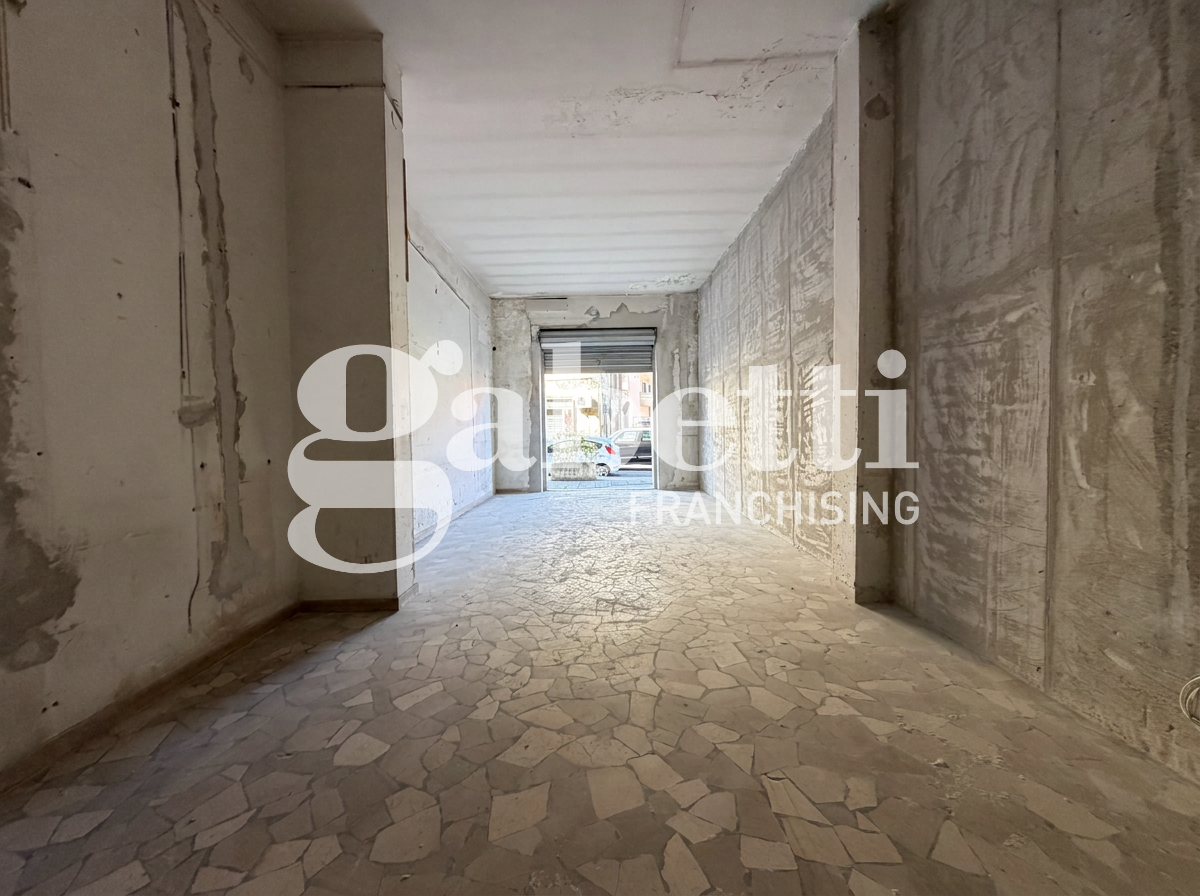 Negozio in affitto a Mugnano di Napoli