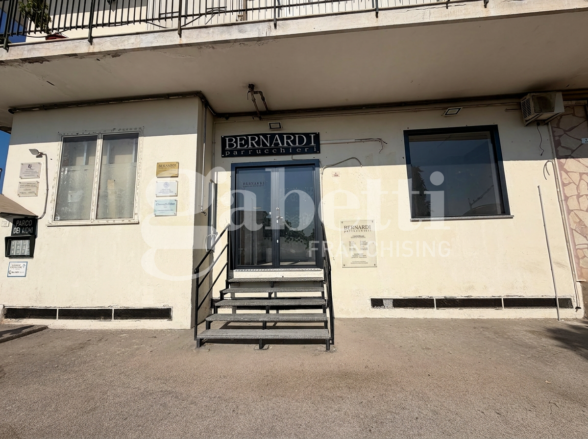 Negozio in affitto a Melito di Napoli