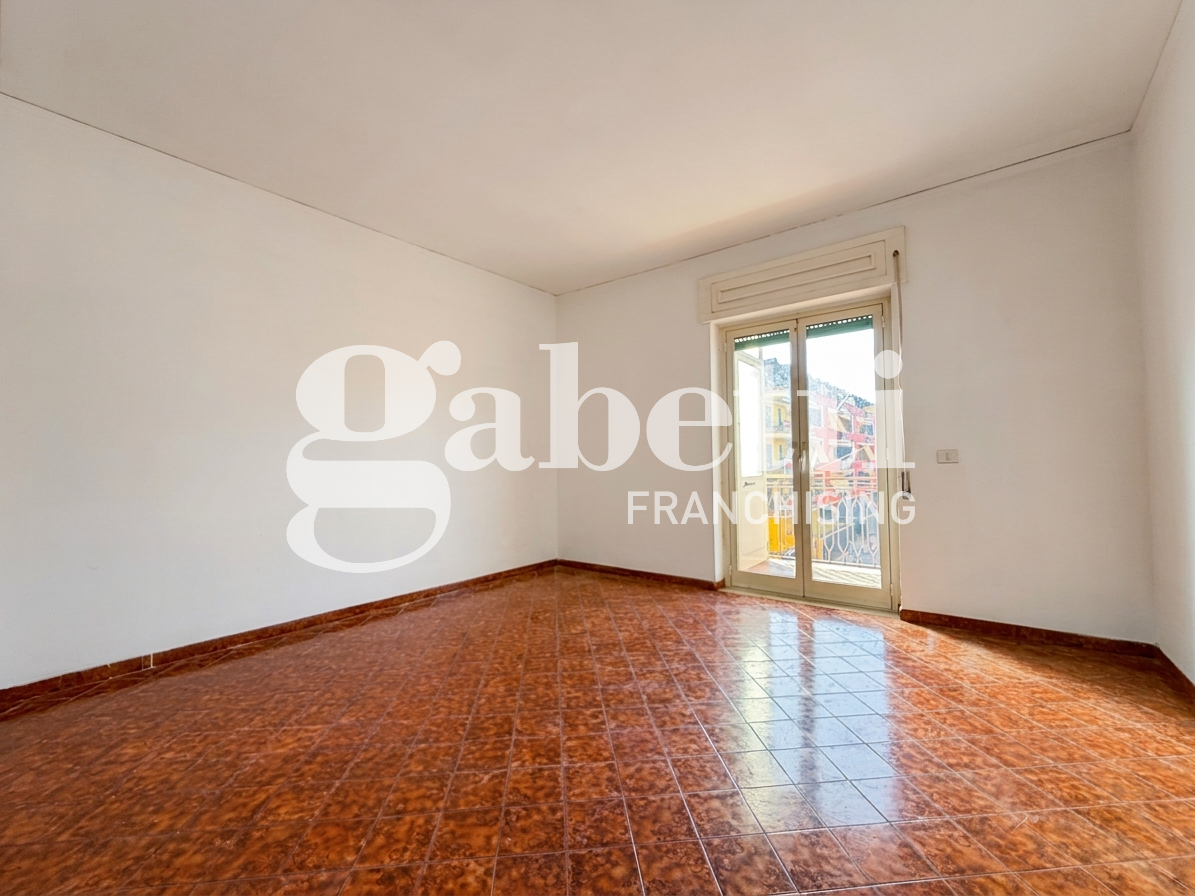 Quadrilocale da ristrutturare a Mugnano di Napoli