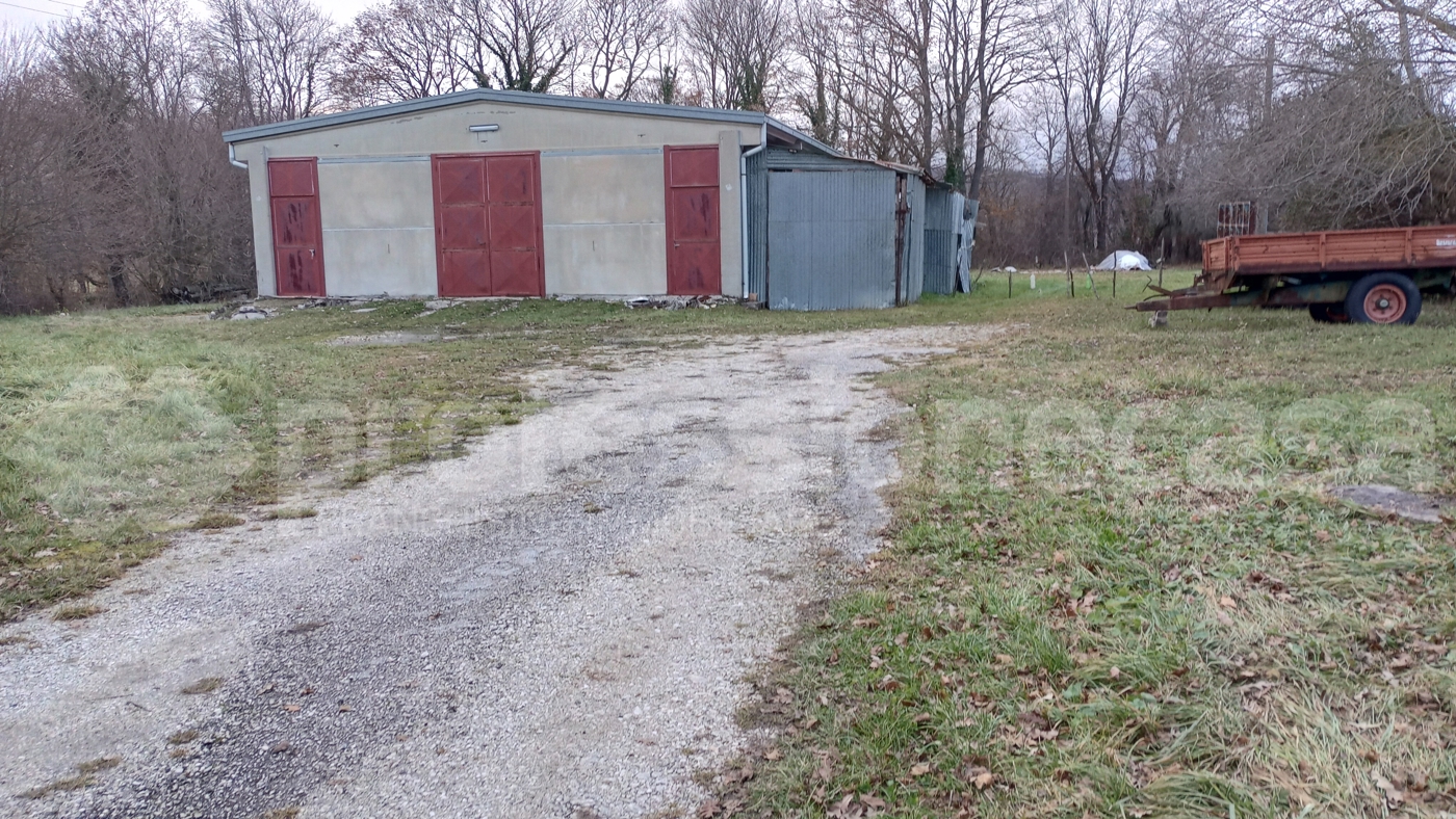 Capannone in vendita a San Pietro Avellana