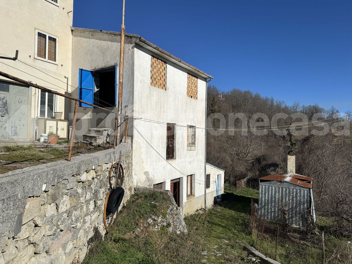 Rustico con giardino a Ateleta