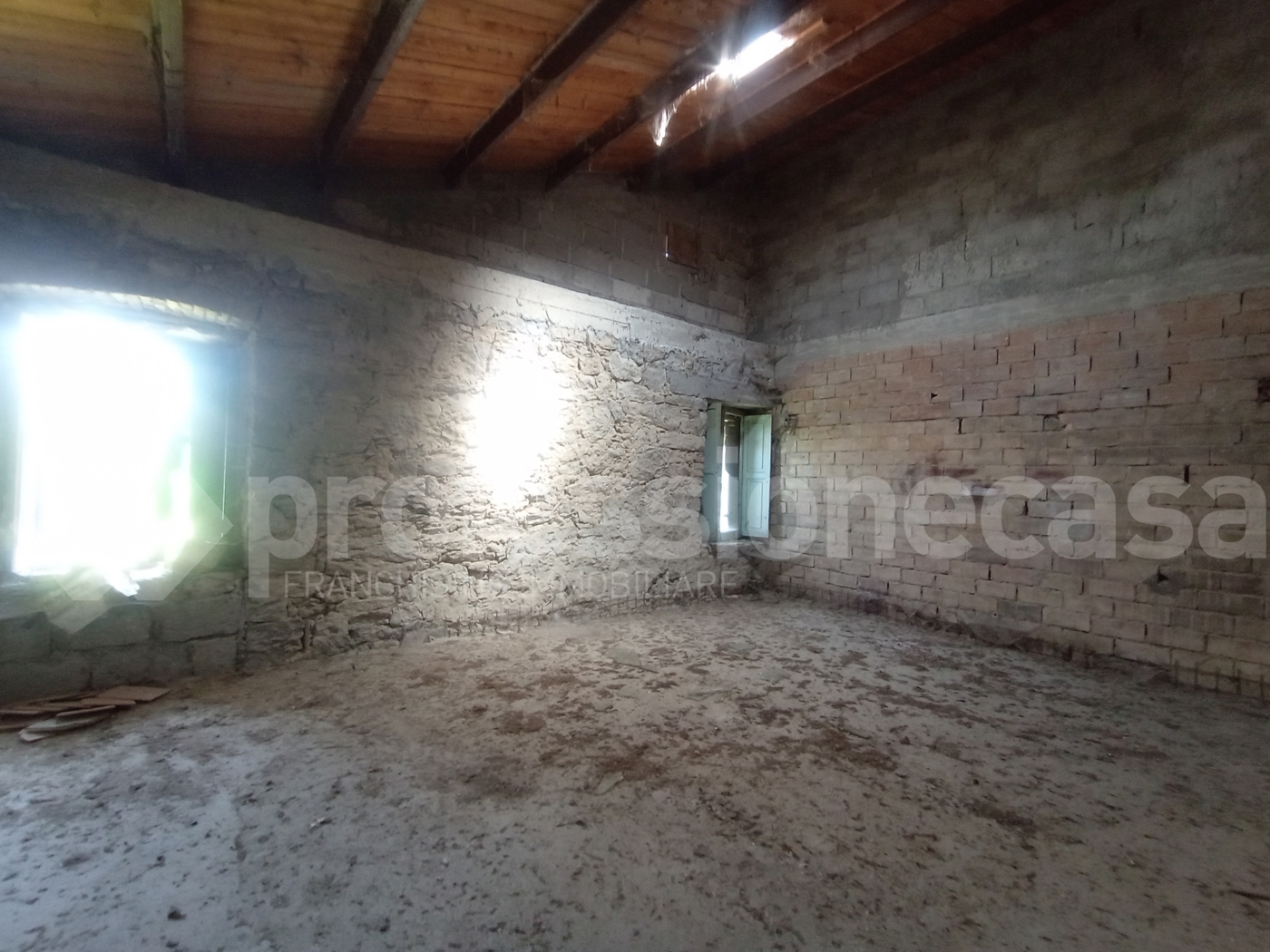 Casa indipendente da ristrutturare a Sant'Angelo del Pesco