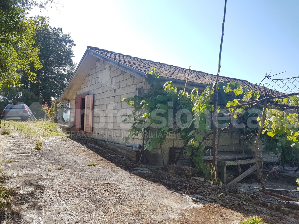 Rustico con giardino a Ateleta