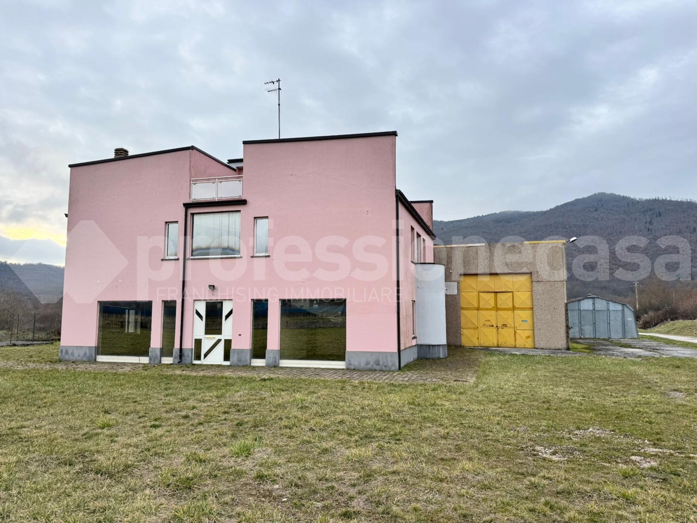 Capannone in vendita a Sessano del Molise