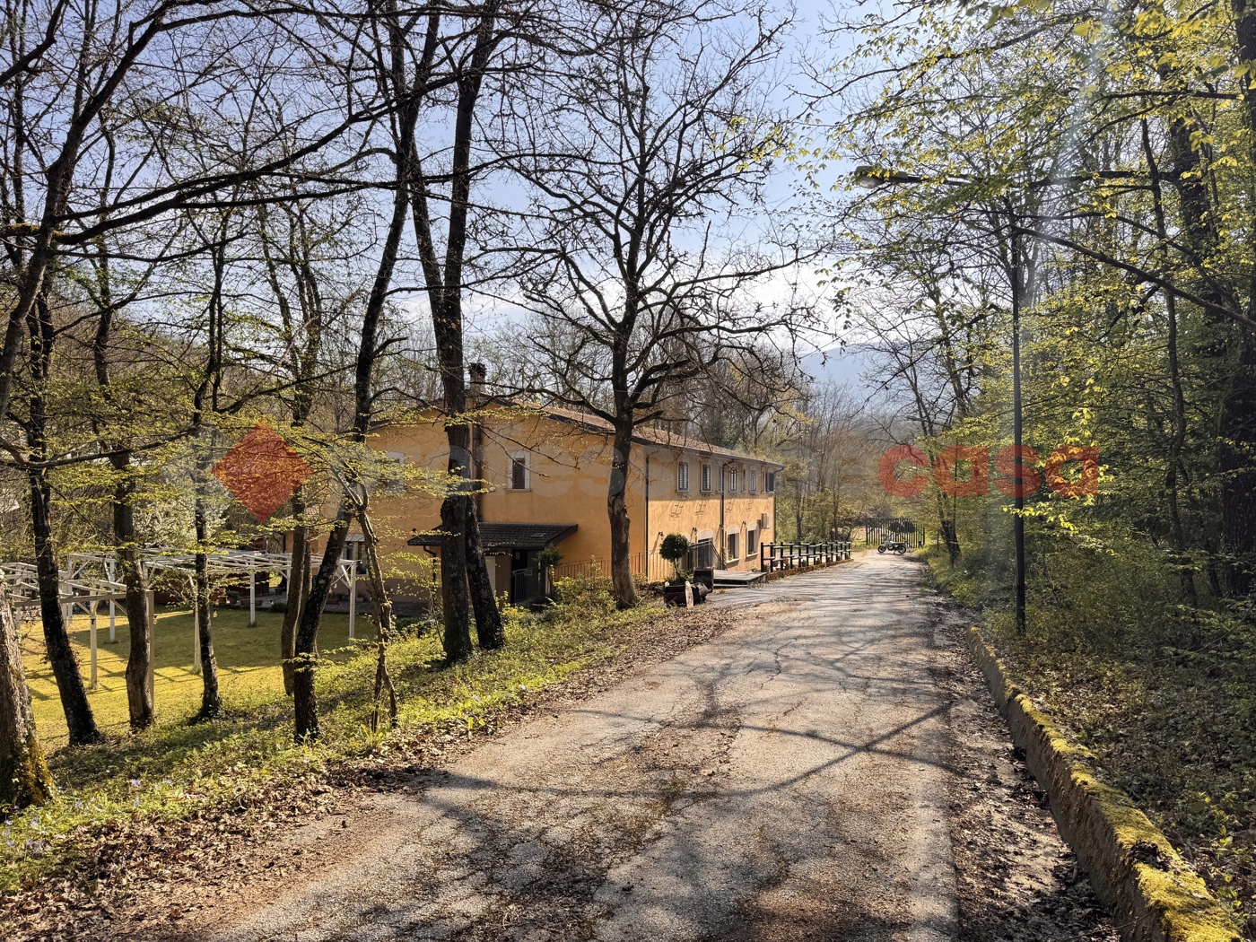 Attivit� commerciale Albergo in vendita a Castel del Giudice