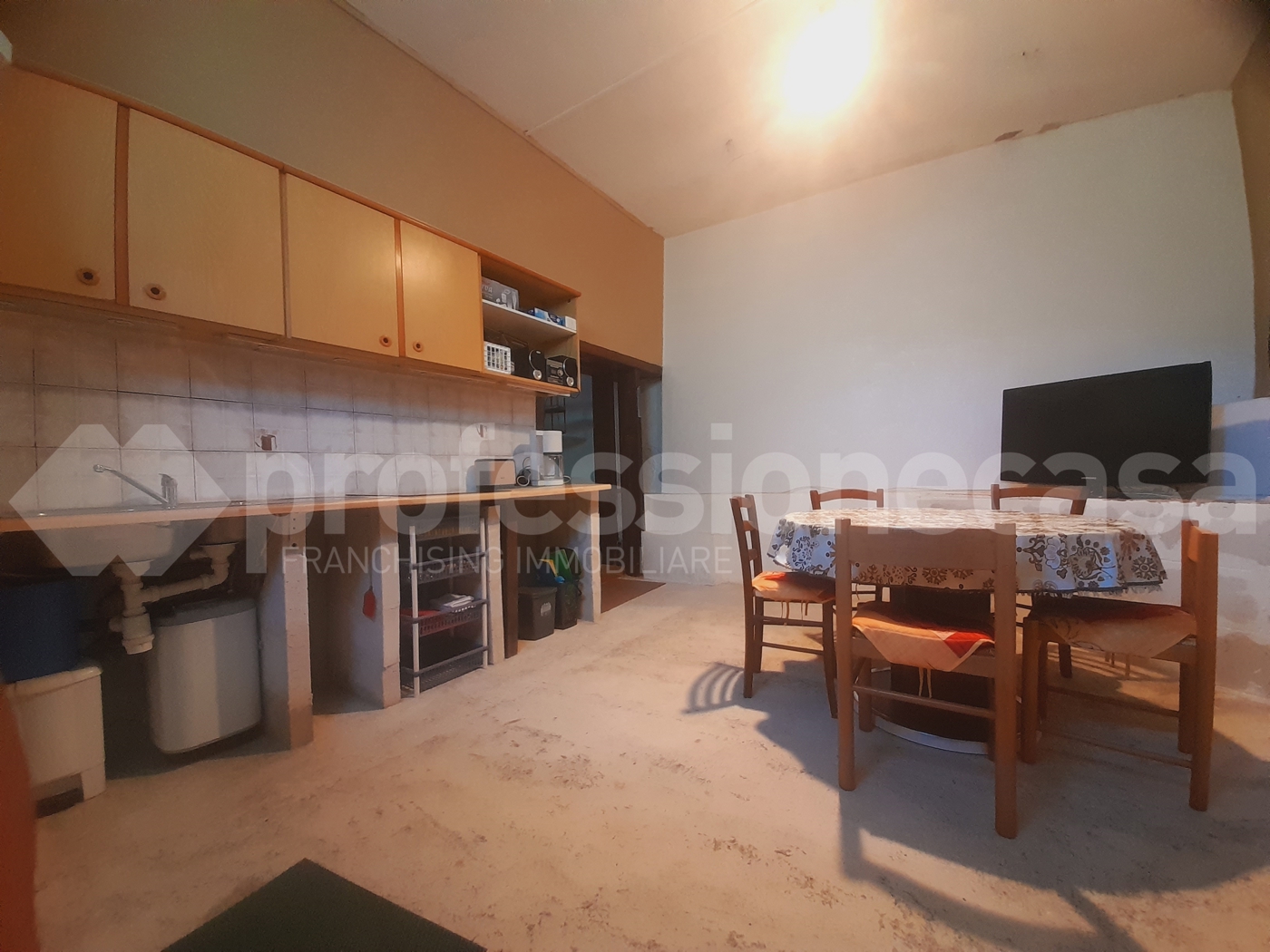 Casa indipendente in vendita a Montenero Val Cocchiara