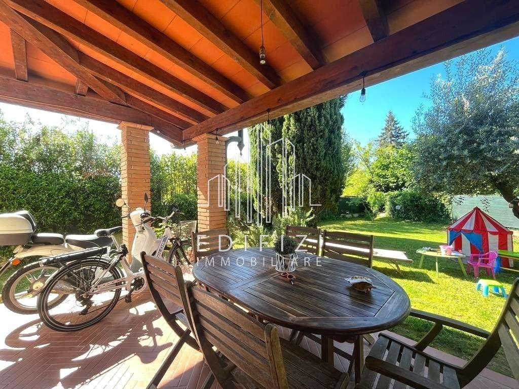 Villa con giardino, Massa romagnano