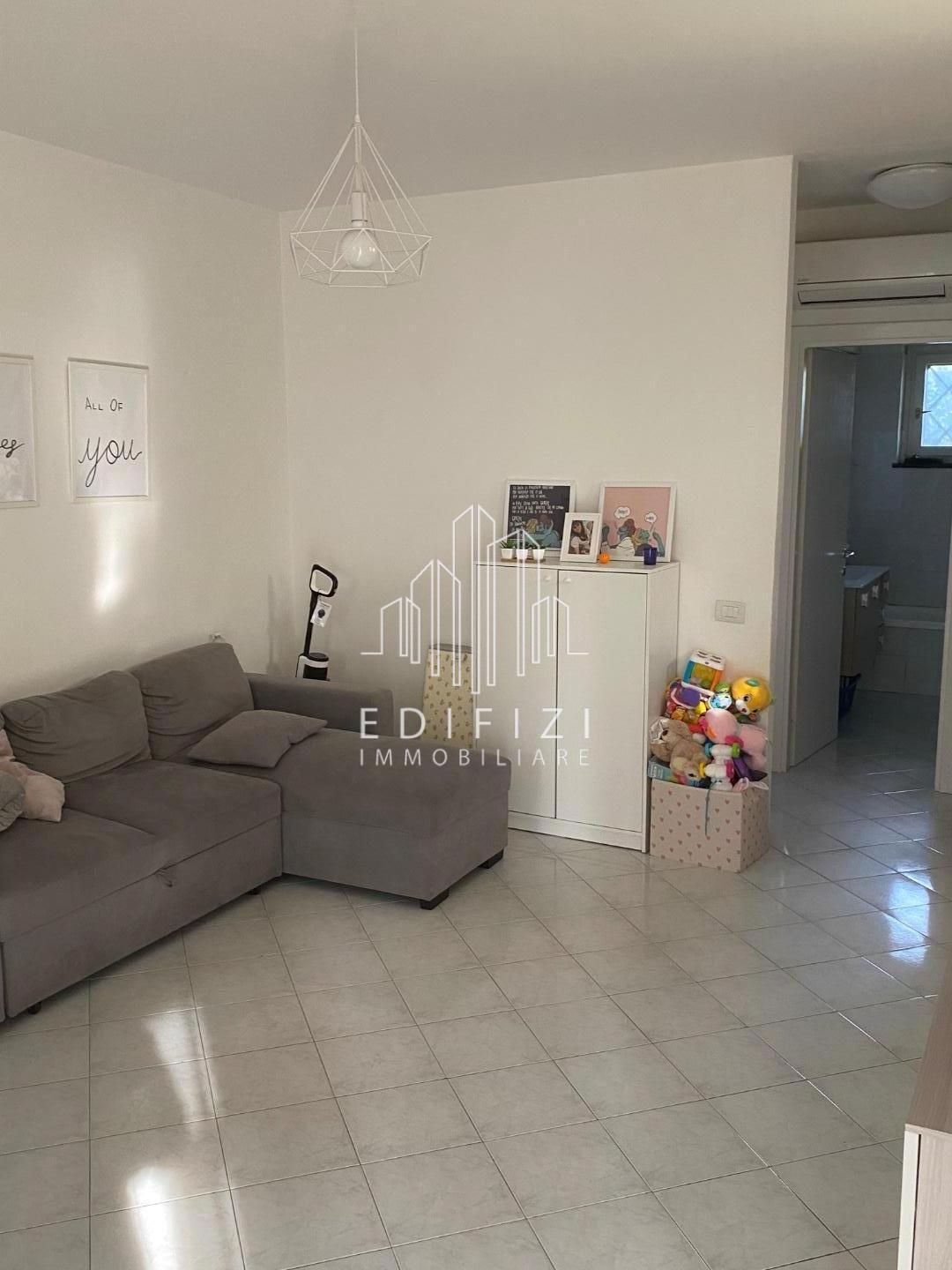 Quadrilocale con giardino, Massa marina di