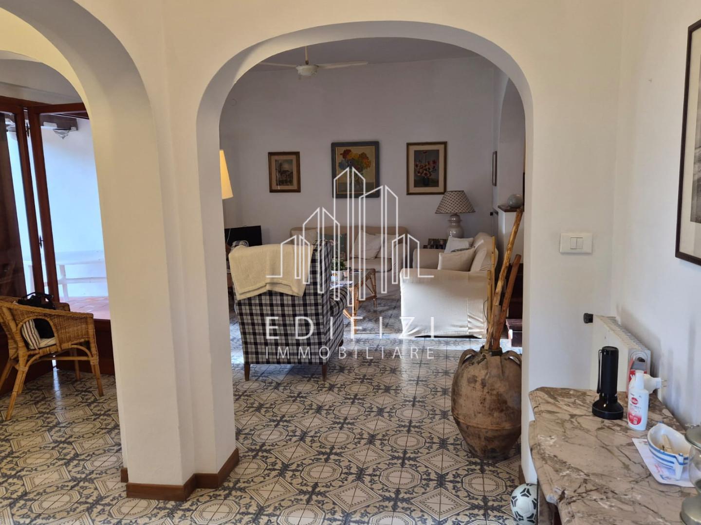 Villa Bifamiliare con giardino, Massa poveromo
