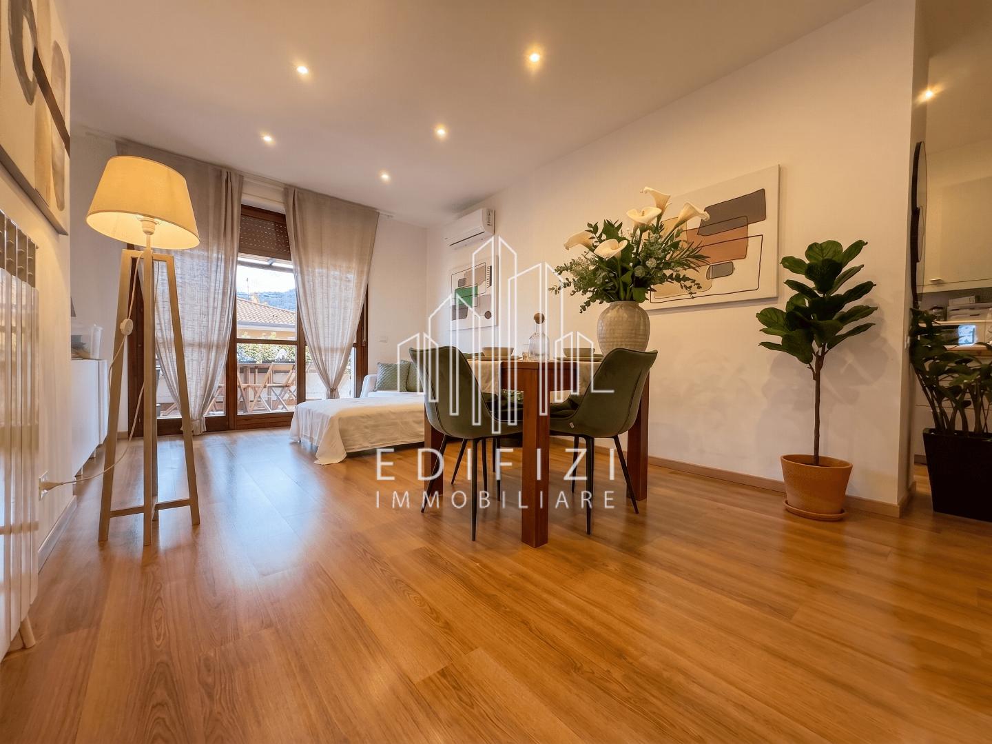 Appartamento con terrazzo, Massa zona viali