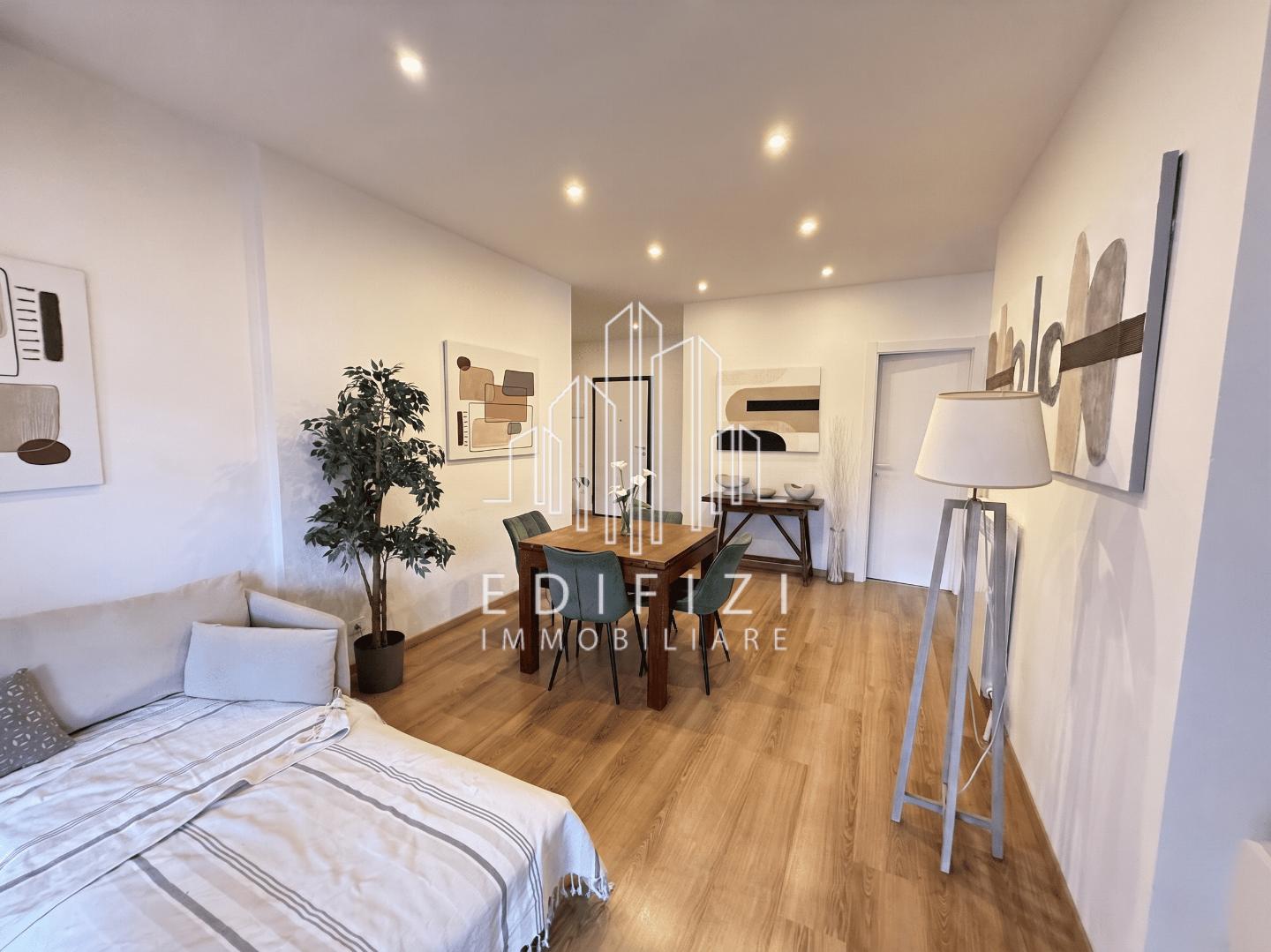Appartamento con terrazzo, Massa zona viali