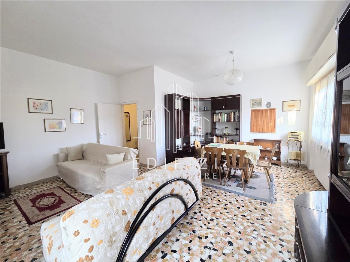 Appartamento in vendita, Massa marina di