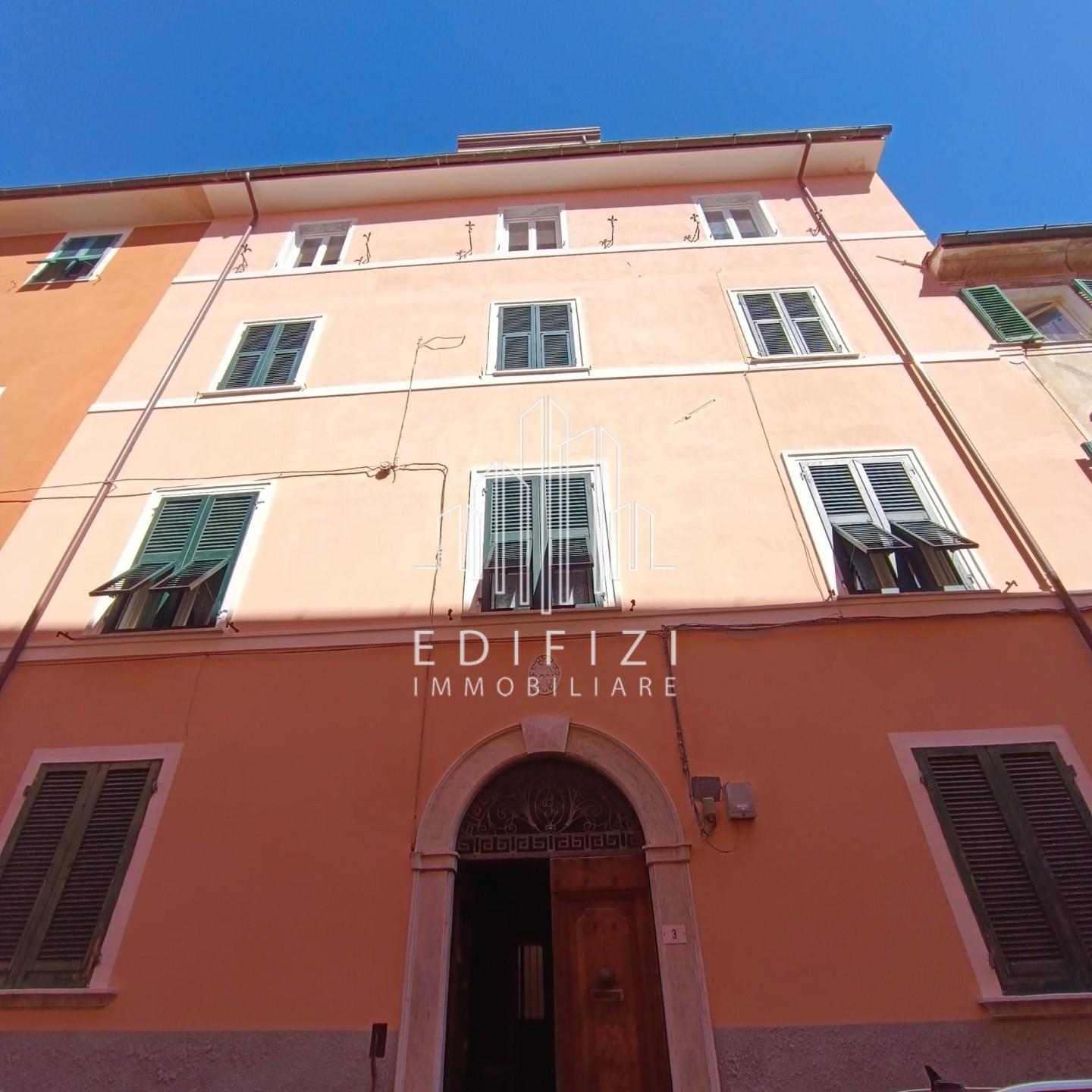 Quadrilocale in vendita a Massa