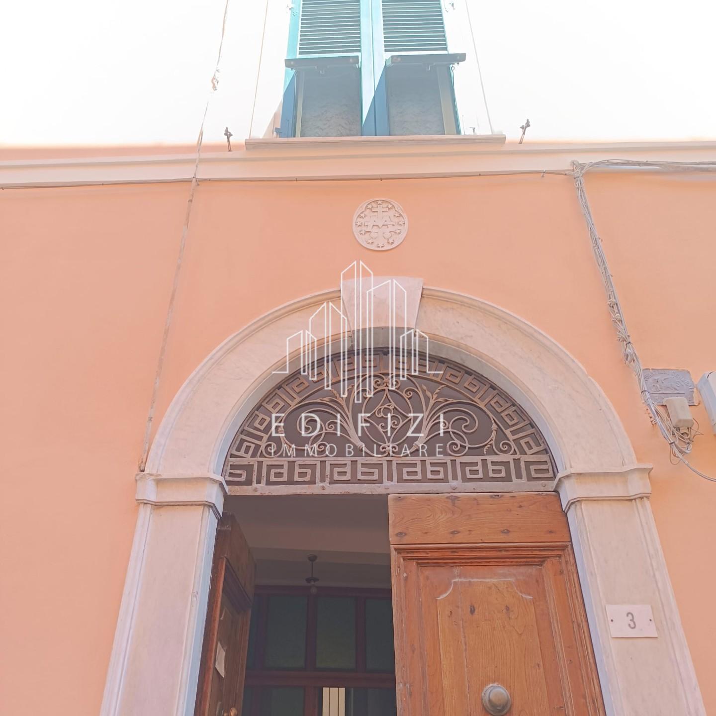 Quadrilocale in vendita a Massa