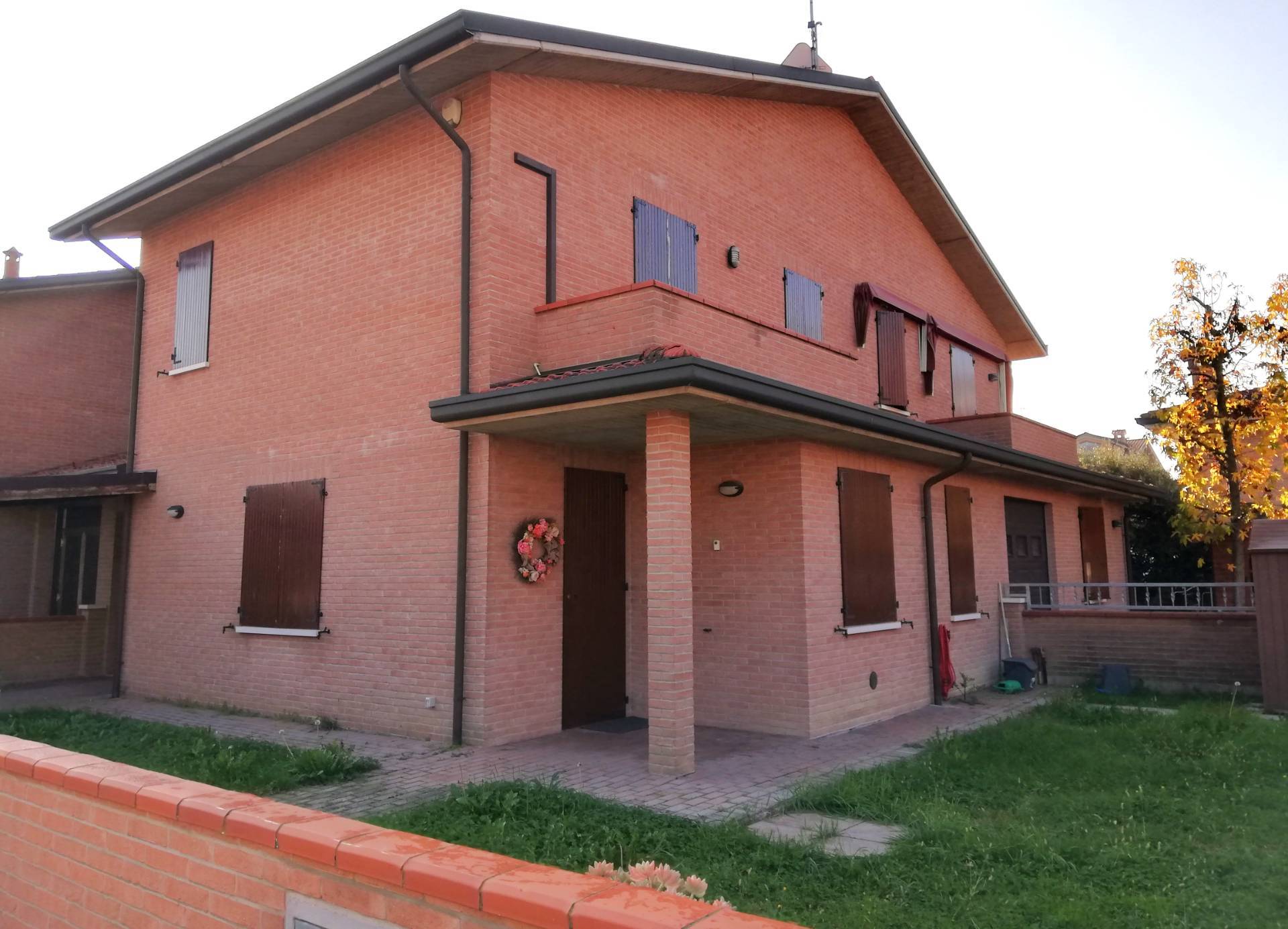 Villette a schiera in affitto a Ferrara, Via Bologna