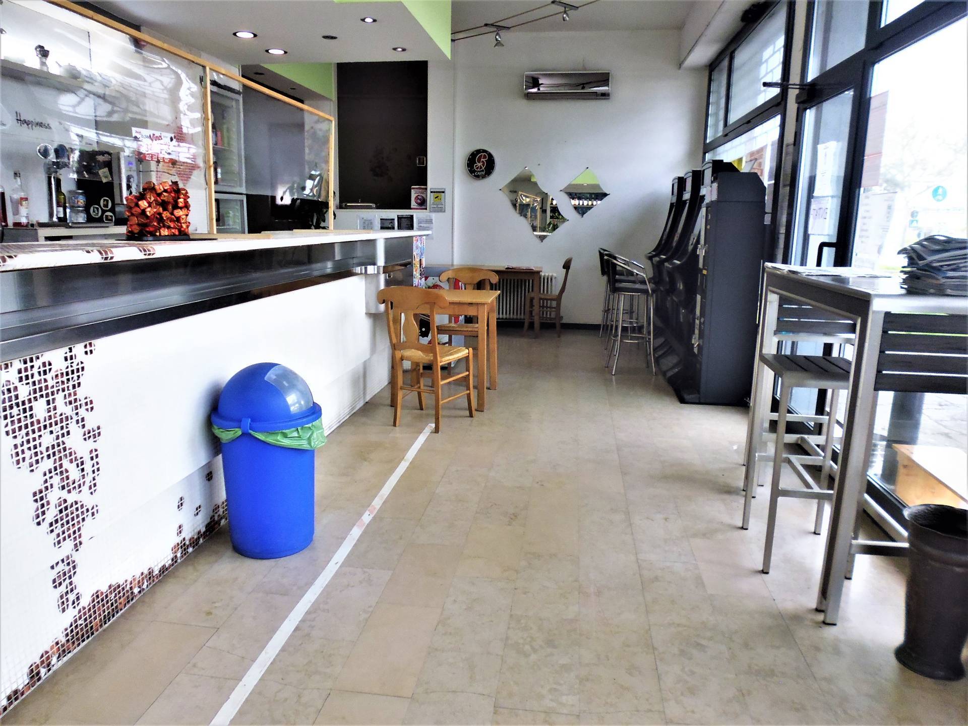 negozio in vendita a Ferrara, Via Bologna