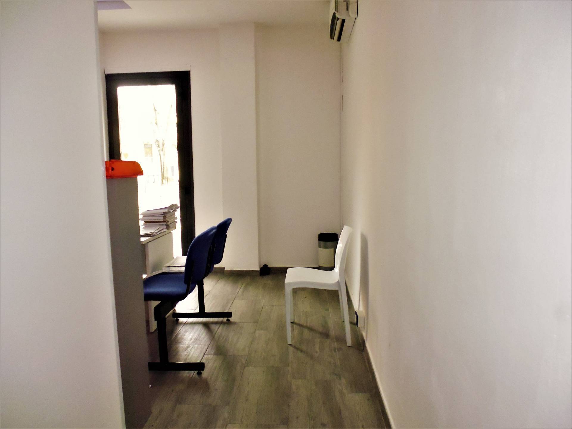 negozio in vendita a Ferrara, Entro Mura