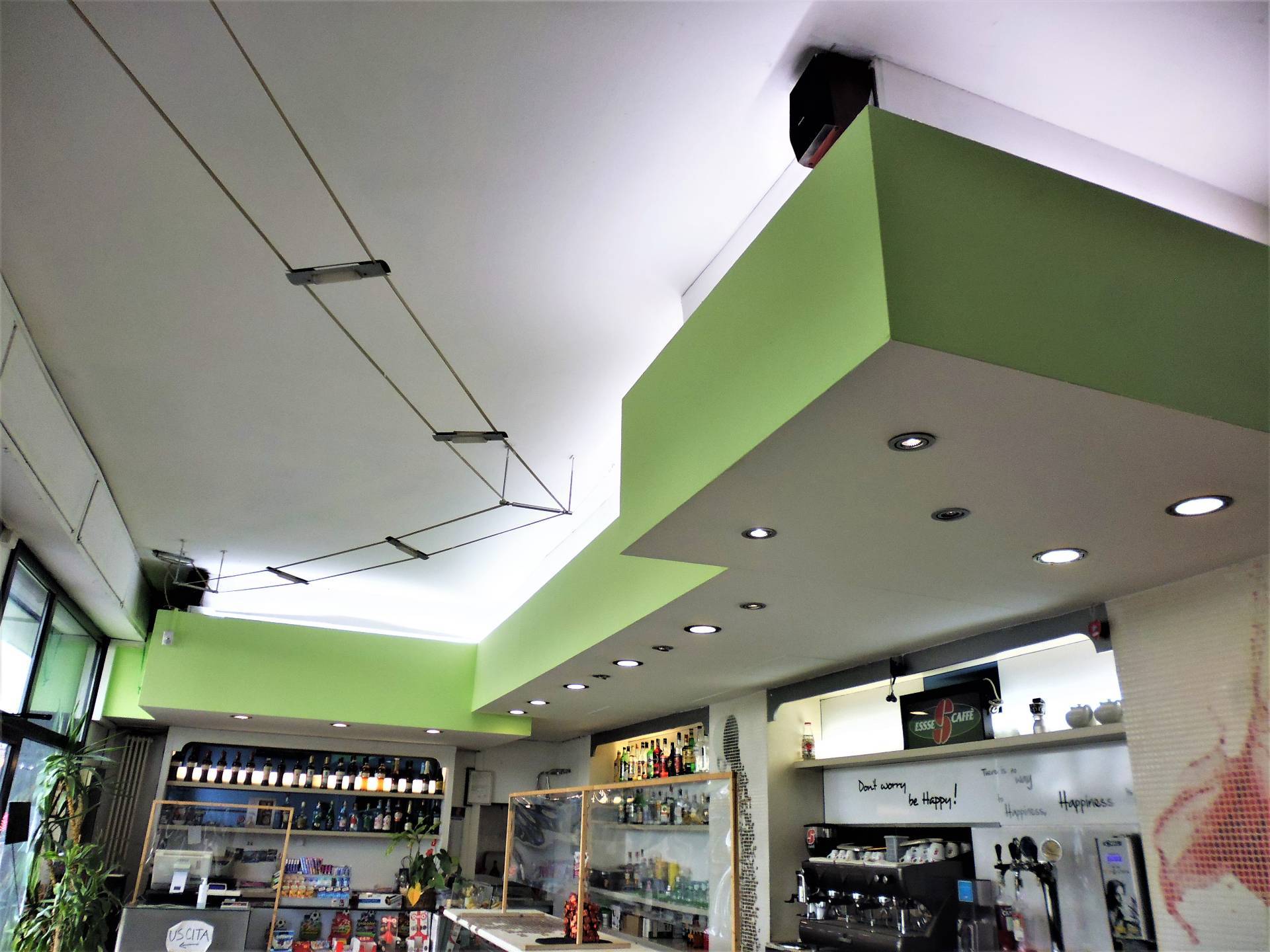 negozio in vendita a Ferrara, Via Bologna