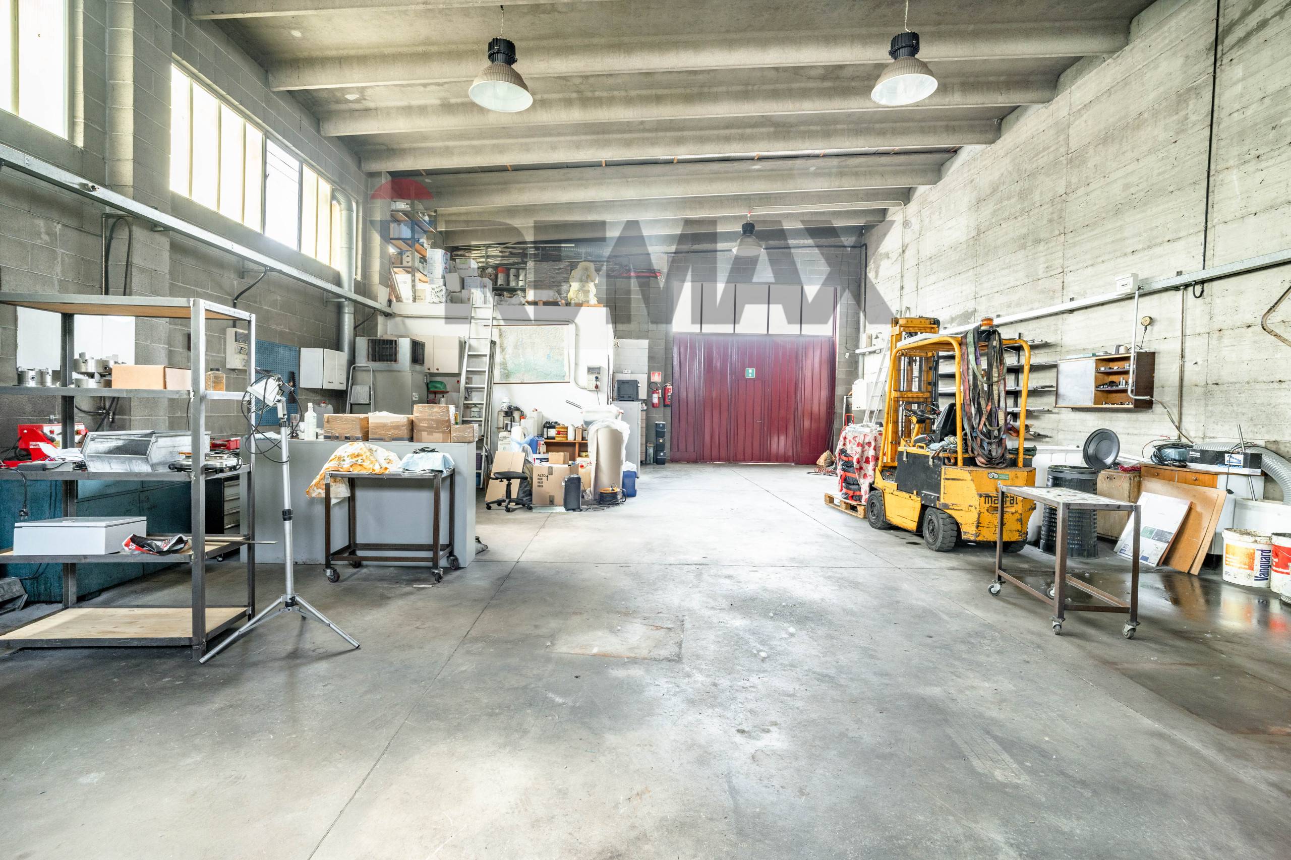 Capannone Industriale in vendita a Lainate