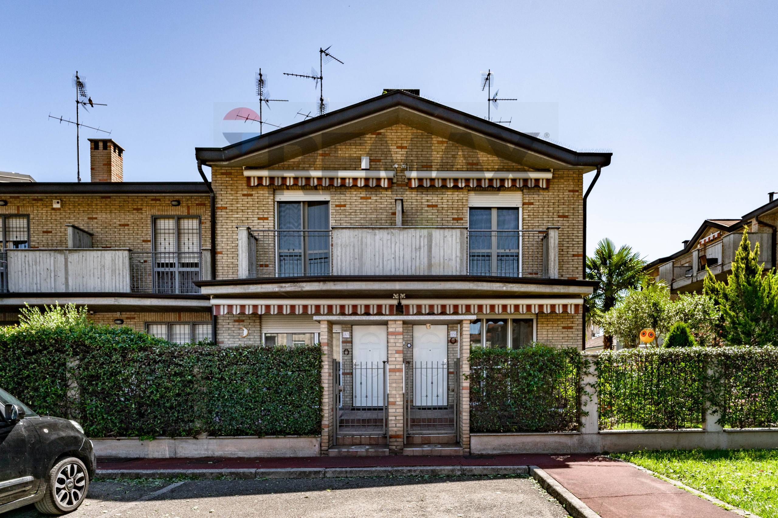 Villa a schiera in vendita a Caronno Pertusella
