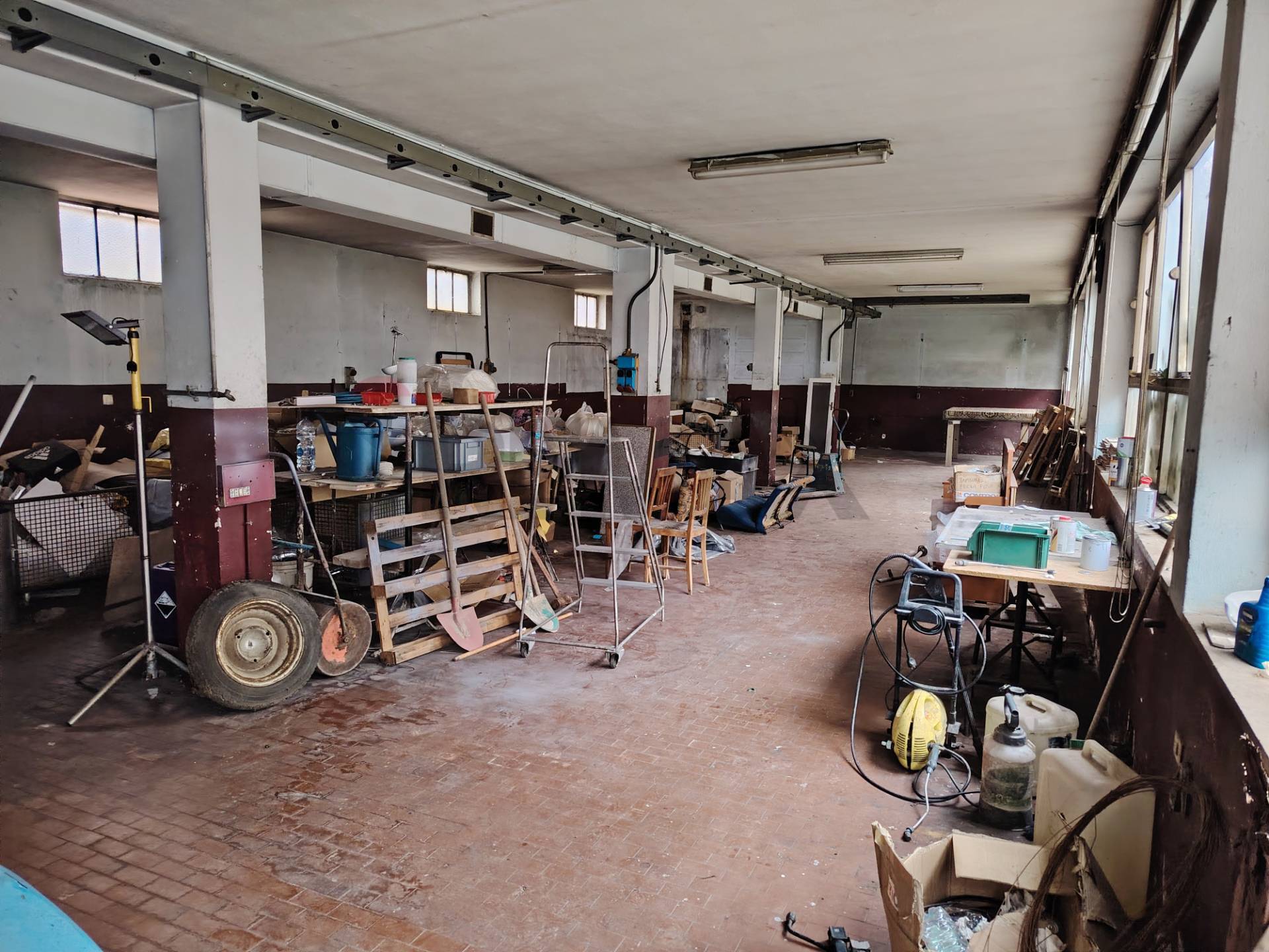 Capannone Industriale in vendita a Turate