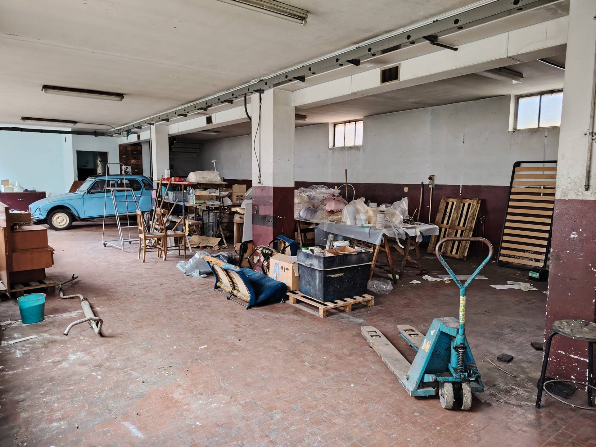 Capannone Industriale in vendita a Turate