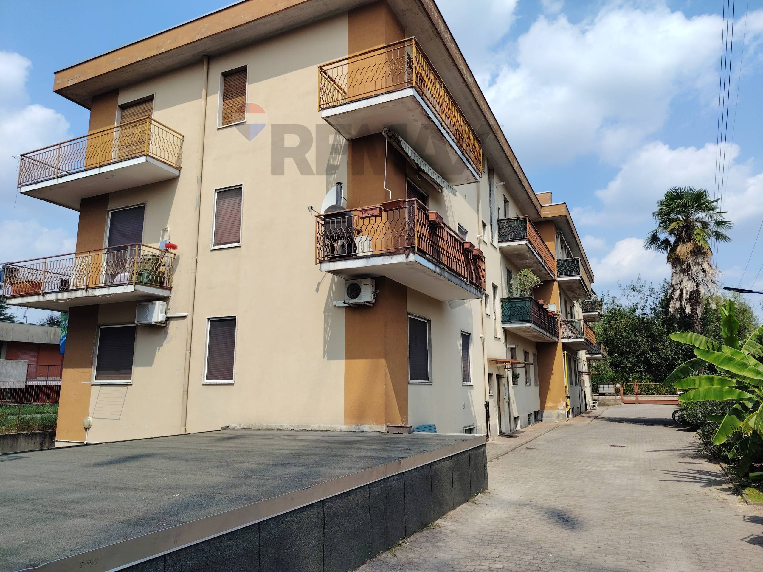 Appartamento in vendita a Gallarate, Cedrate