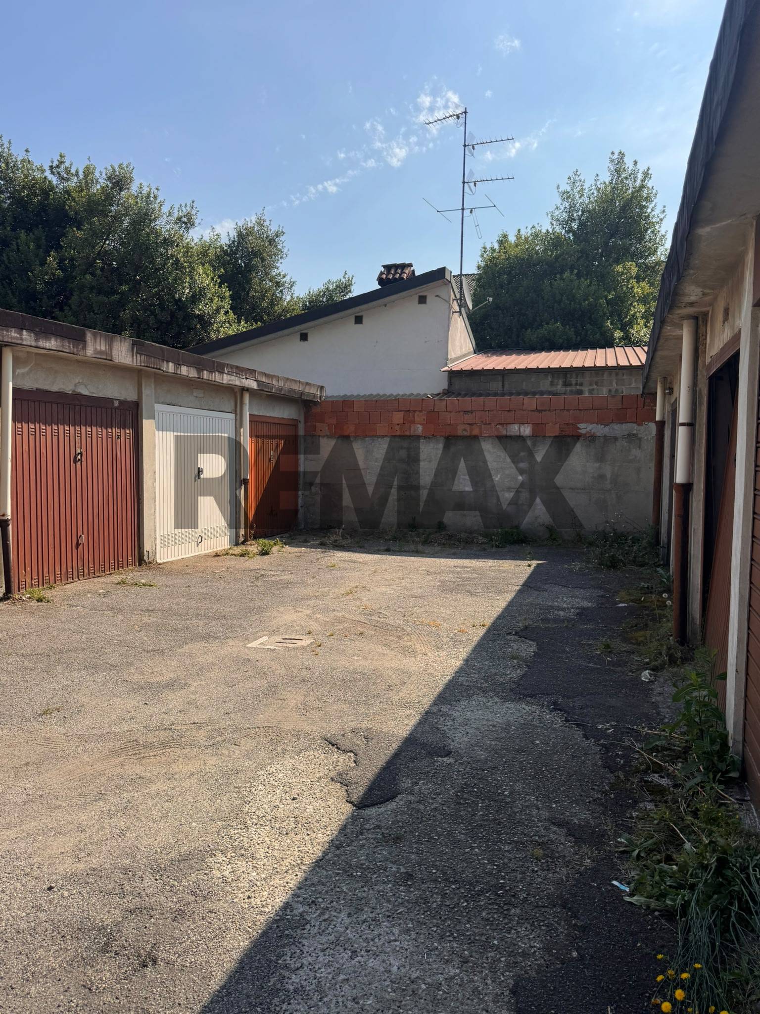 Garage/Box in vendita a Pantigliate