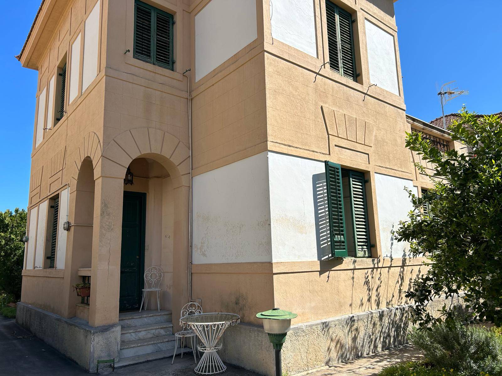 Villa con terrazzo, Palermo mondello