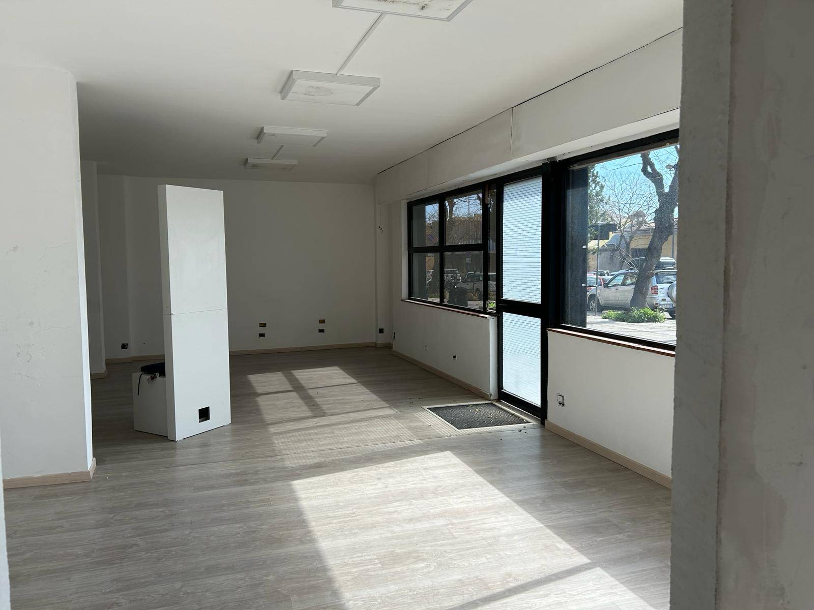 Locale commerciale in vendita a Palermo, Fiera