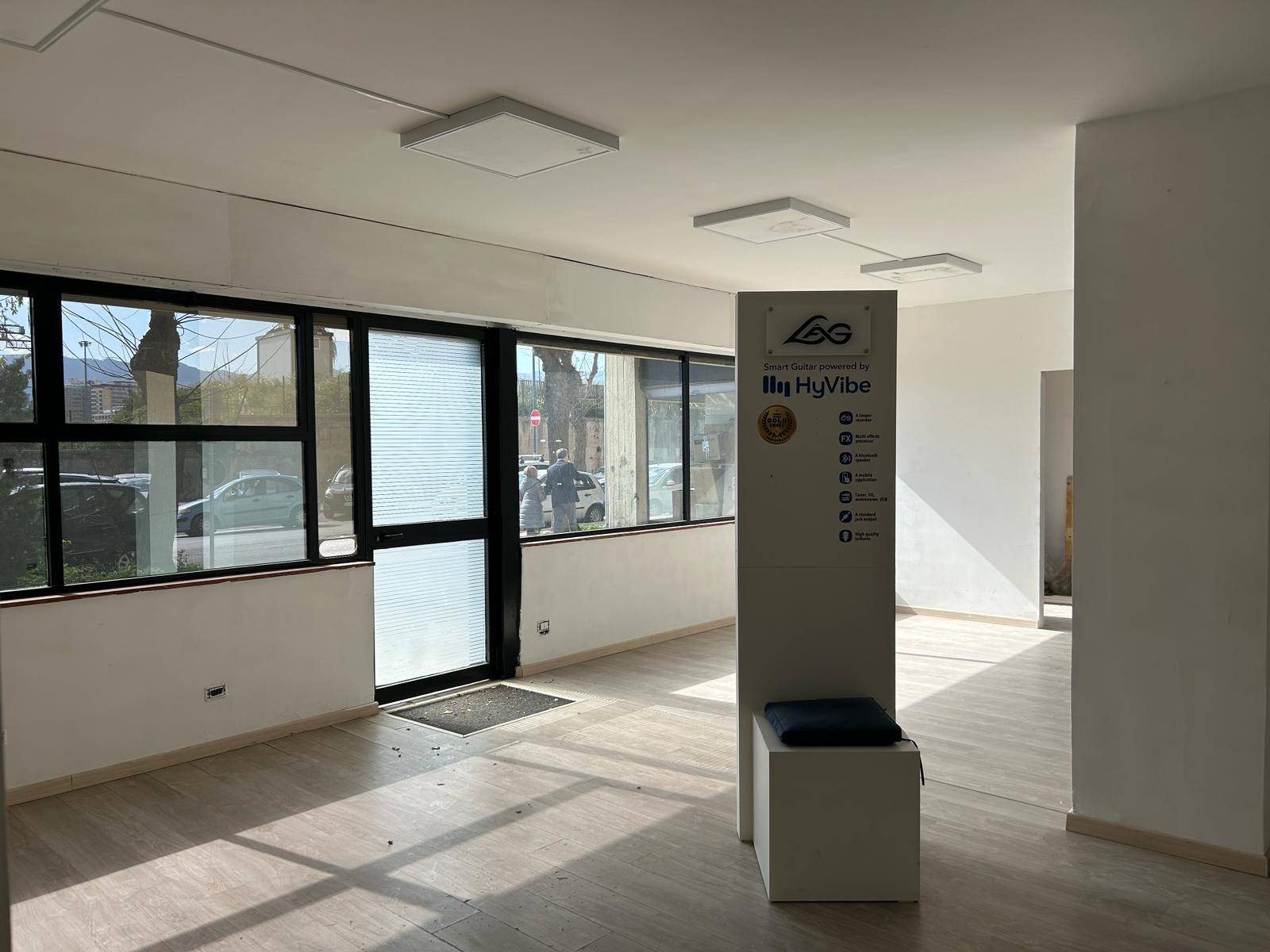 Locale commerciale in vendita a Palermo, Fiera