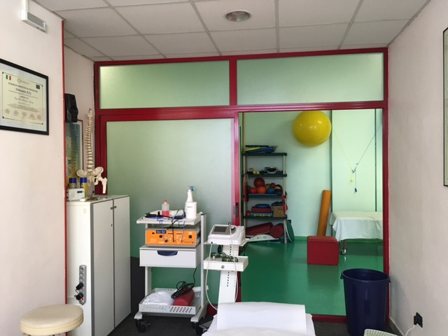 Locale commerciale in vendita a Palermo, Libert