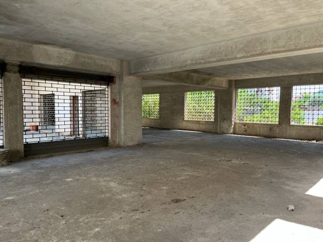 Locale commerciale in vendita a Palermo, Strasburgo