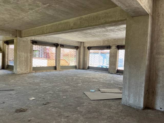 Locale commerciale in vendita a Palermo, Strasburgo