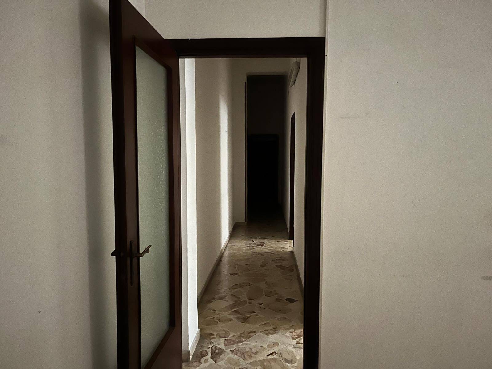 Studio/Ufficio in vendita a Palermo, Corso dei Mille