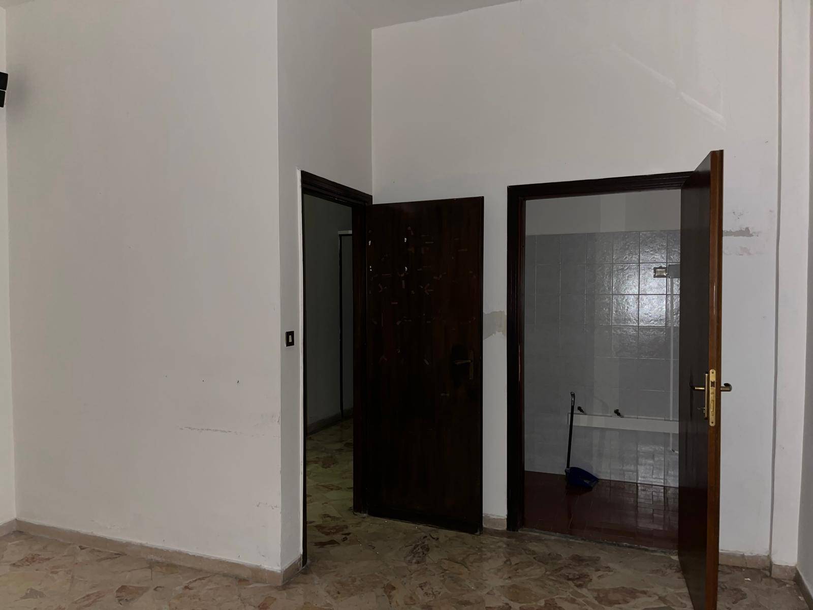 Studio/Ufficio in vendita a Palermo, Corso dei Mille