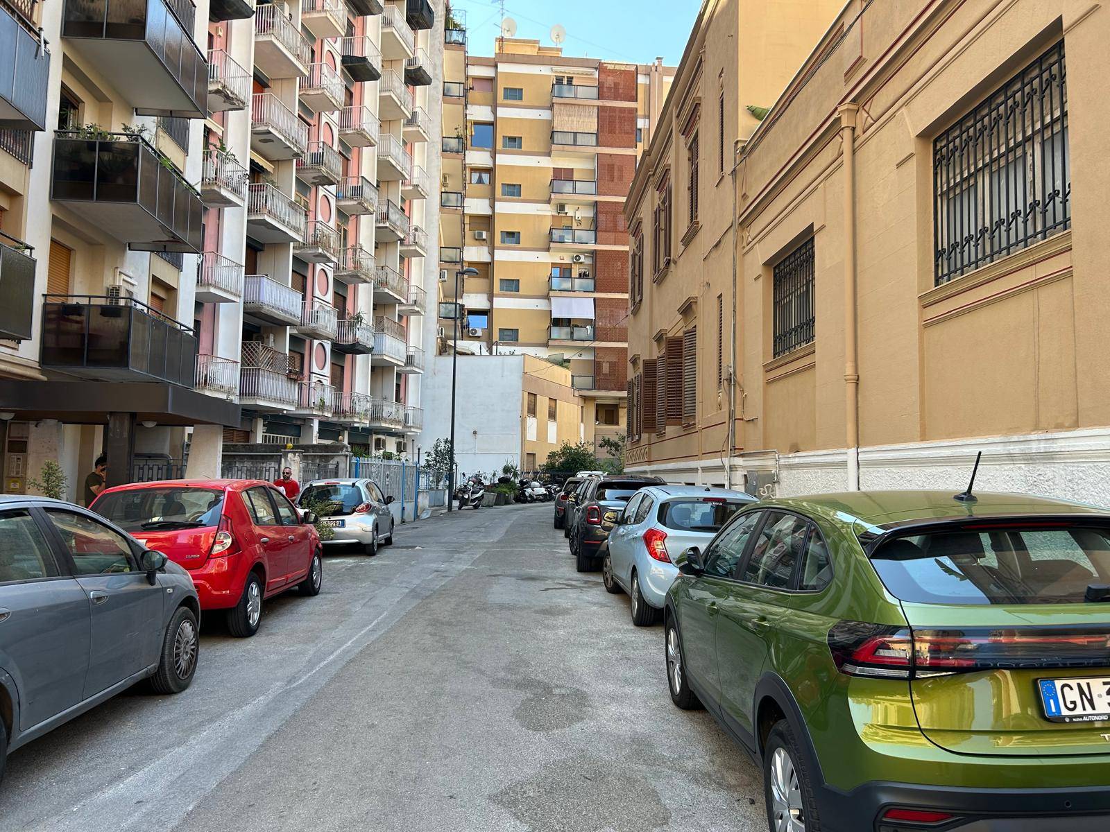 BOX GARAGE in vendita a Palermo, Libert