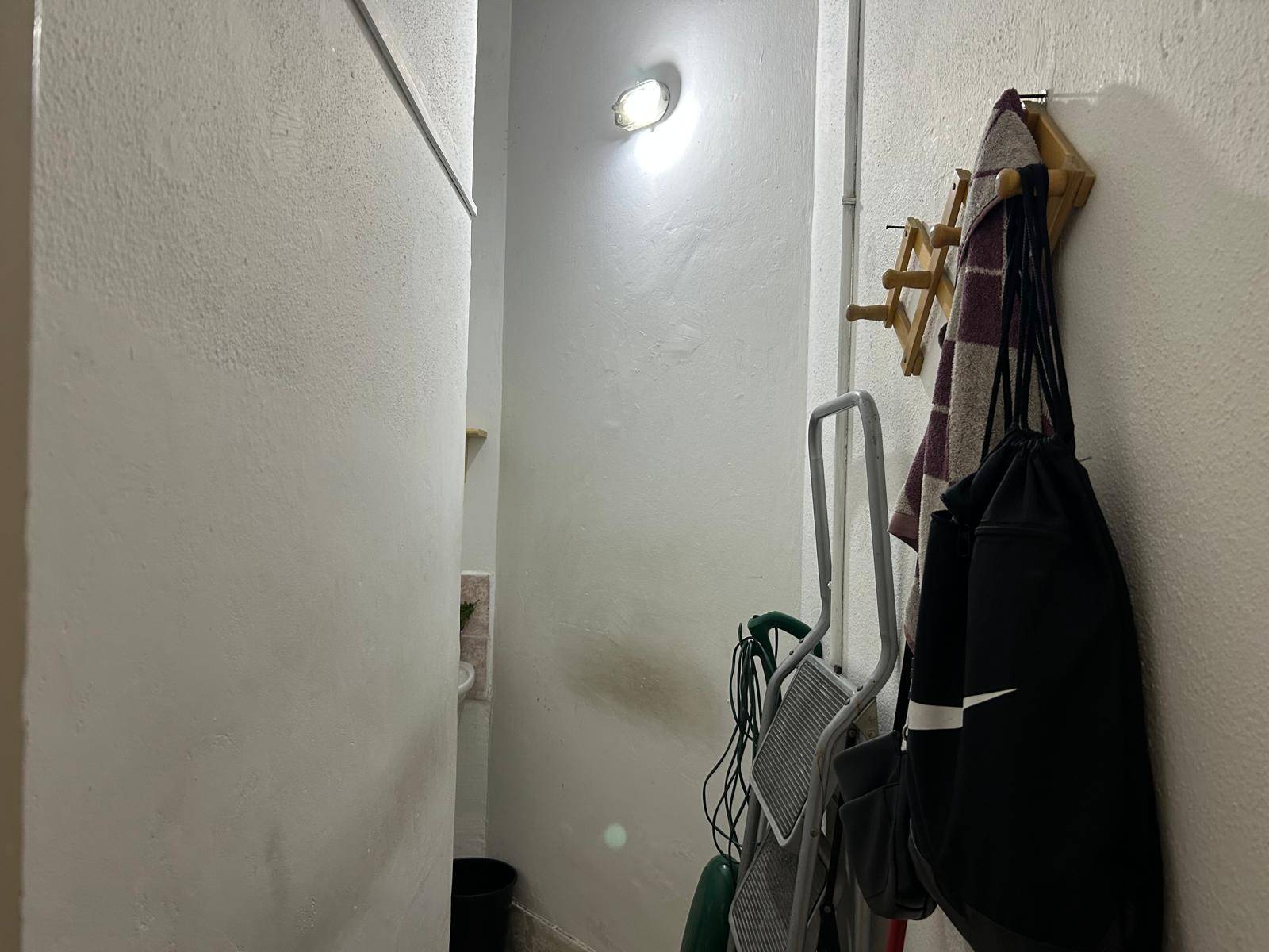 Locale commerciale in affitto a Palermo, Libert