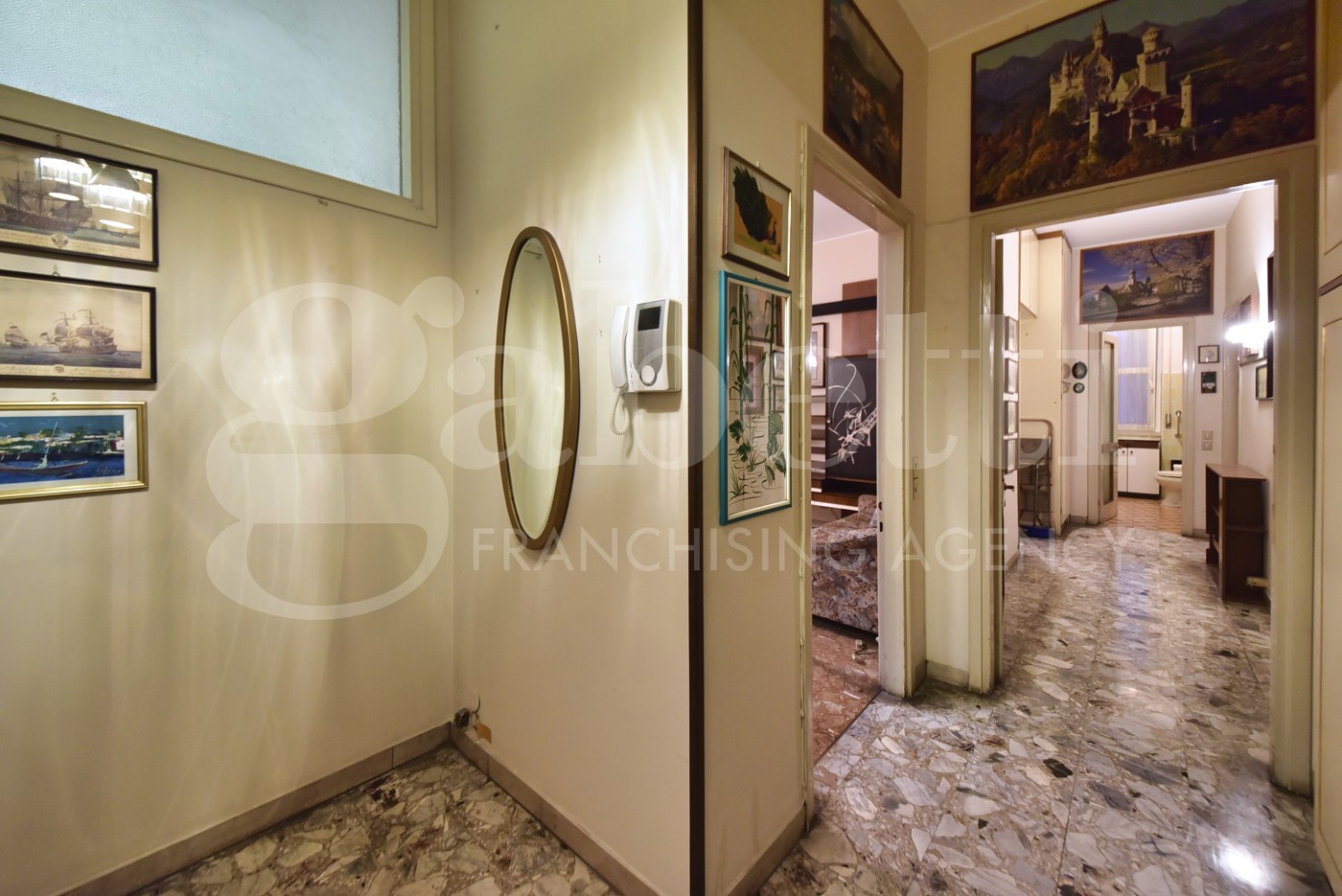 Trilocale da ristrutturare a Monza