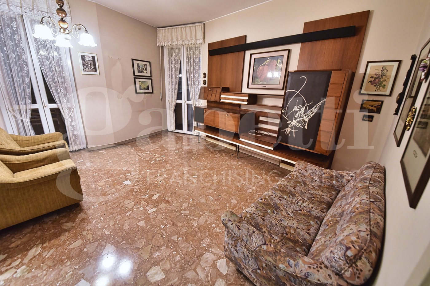 Trilocale da ristrutturare a Monza