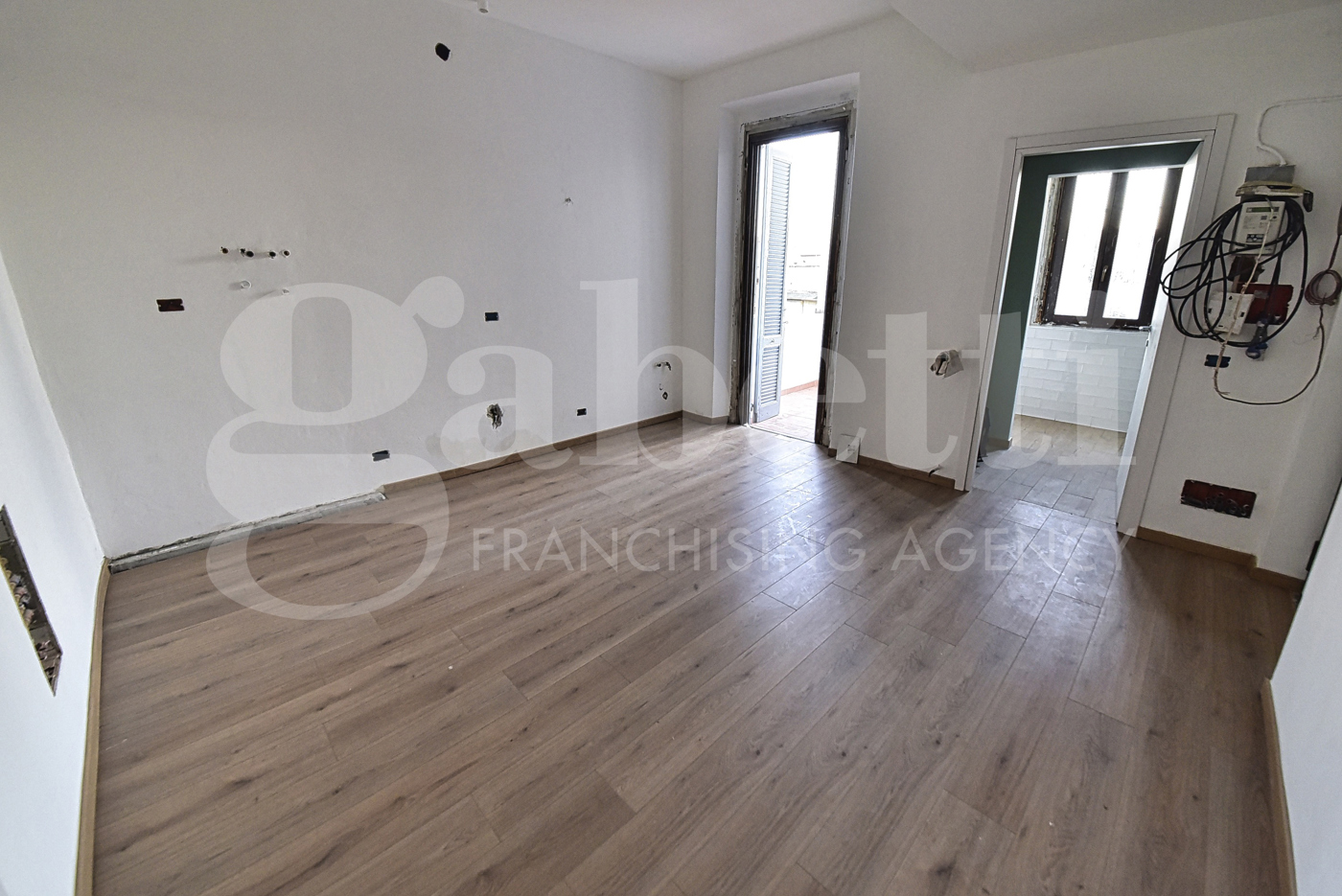 Trilocale ristrutturato a Monza