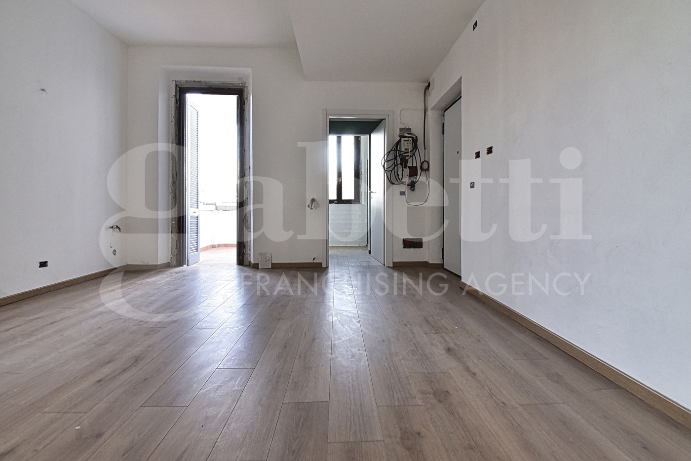 Trilocale ristrutturato a Monza