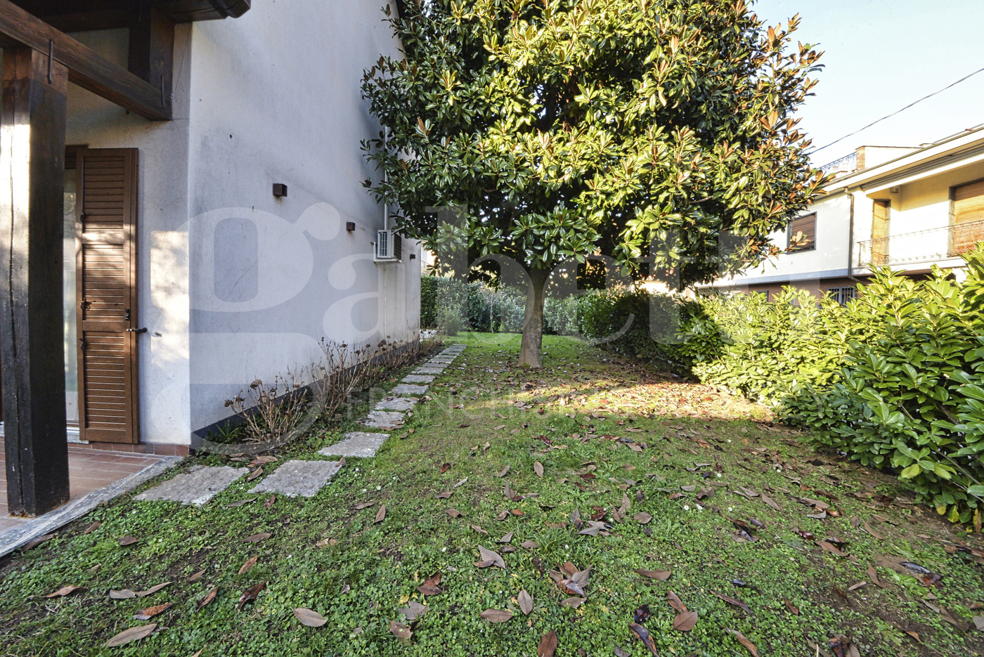 Villa con giardino a Biassono