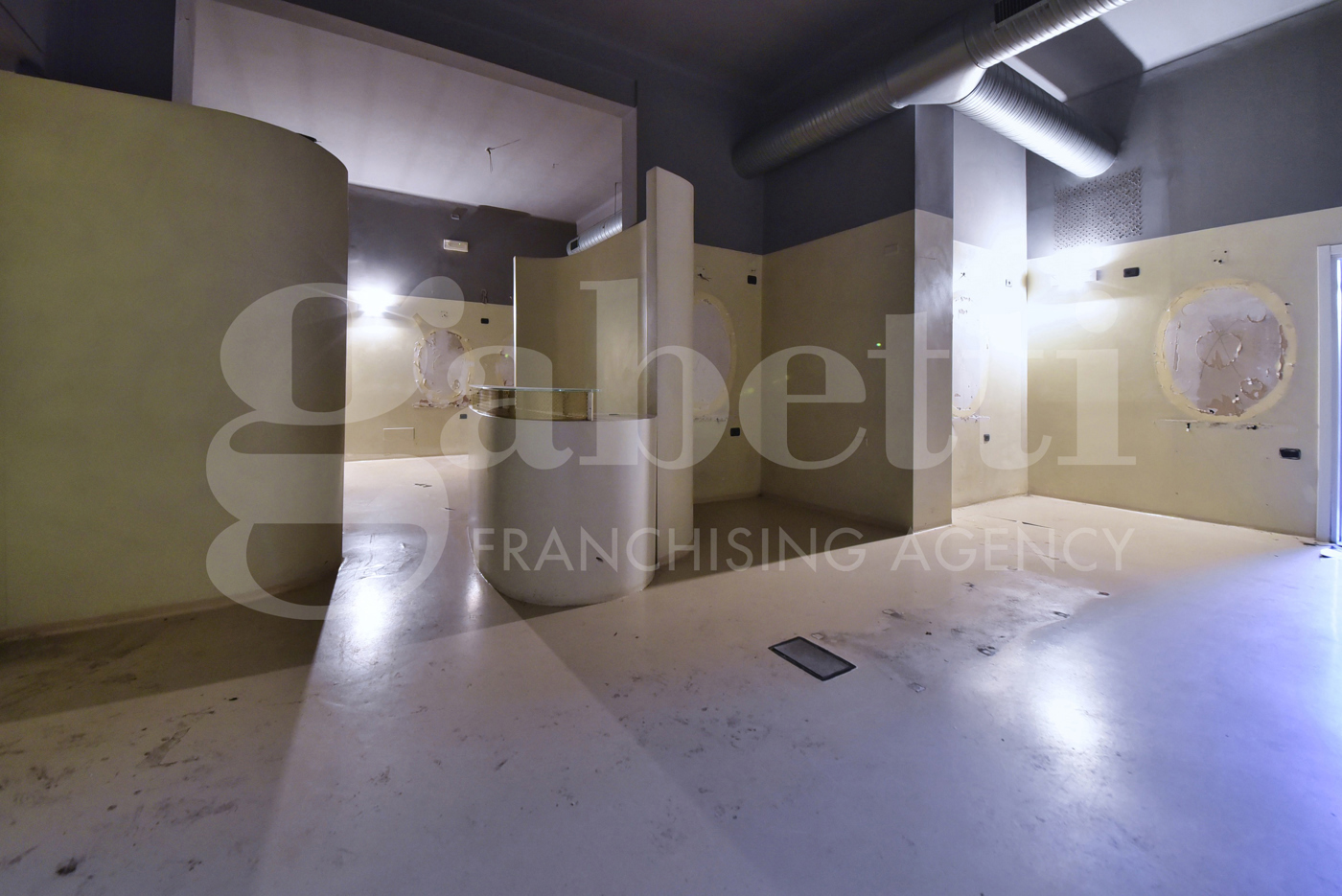 Negozio in vendita a Arcore