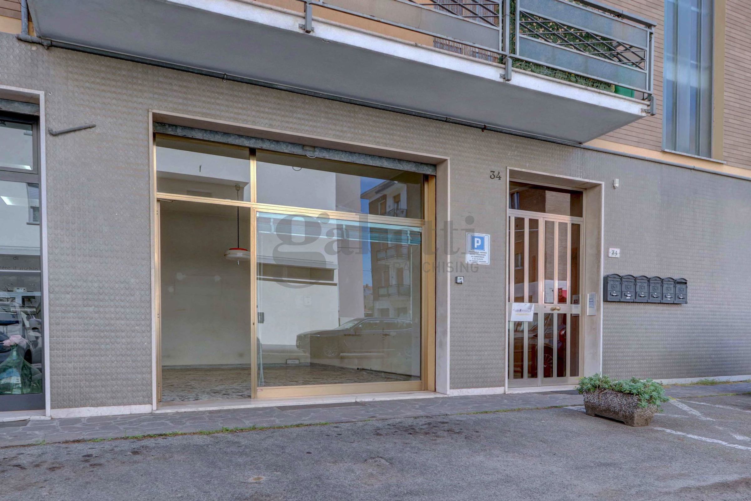 Negozio in vendita a Vignola