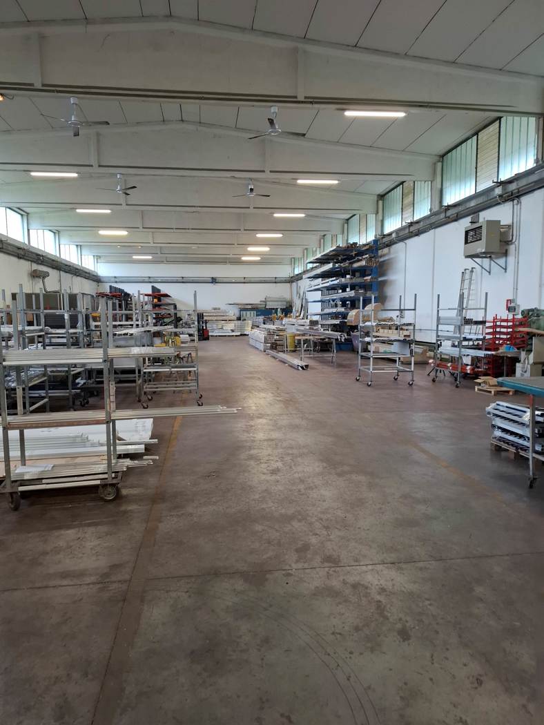 Capannone in vendita a Savignano sul Panaro