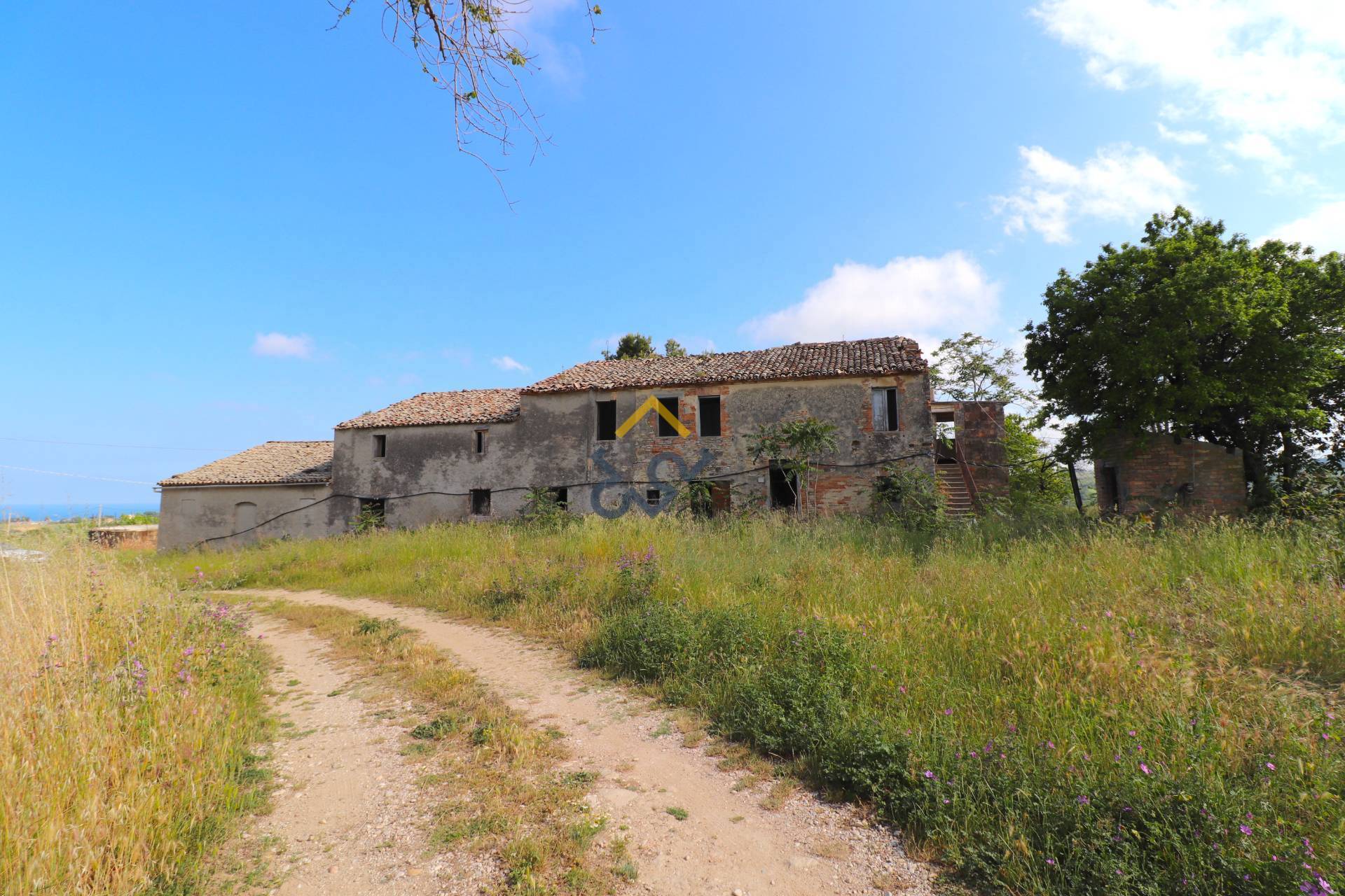 Rustico/Casale in vendita a Cupra Marittima, Residenziale