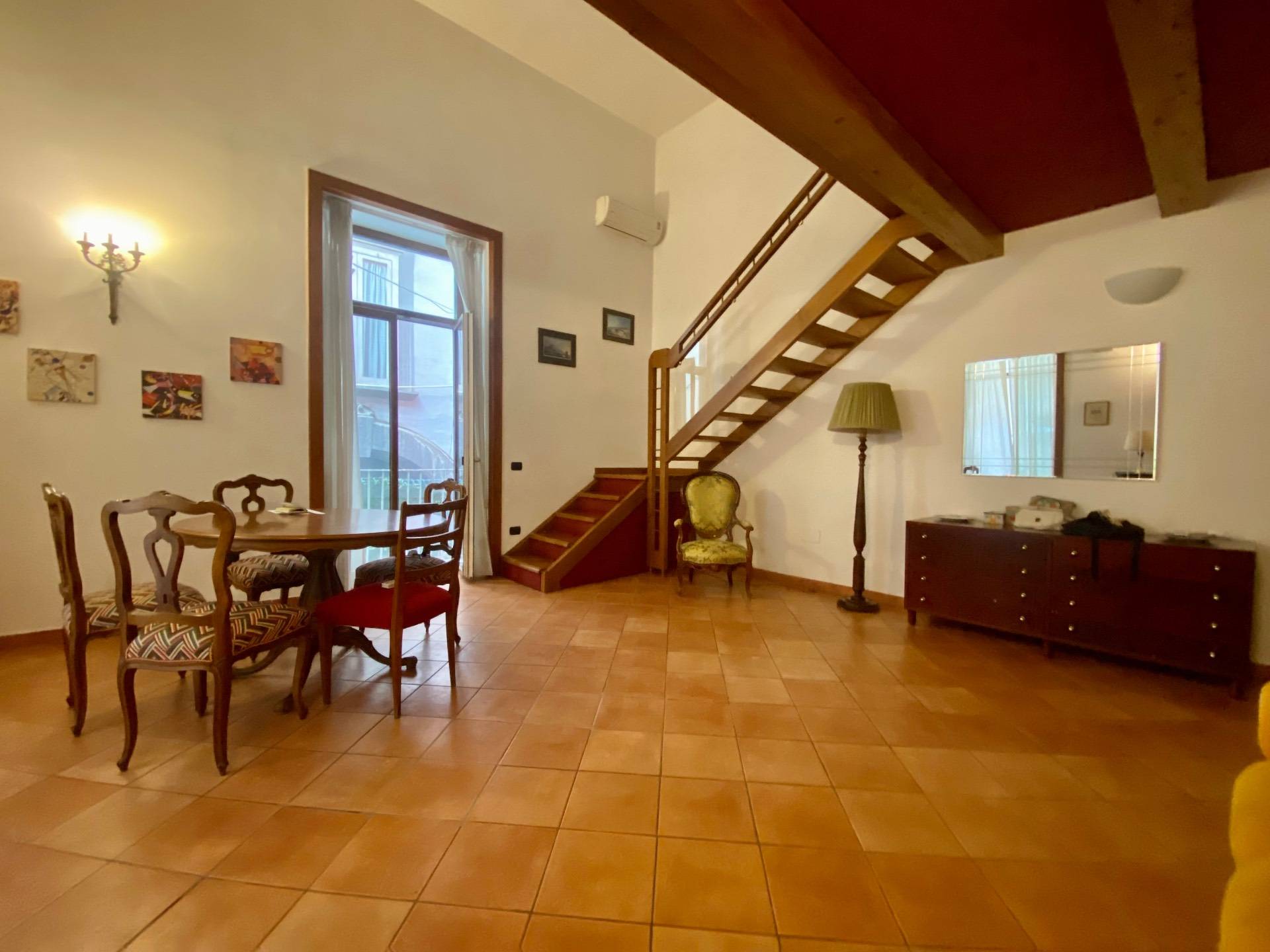 Appartamento in affitto a Napoli, Chiaia