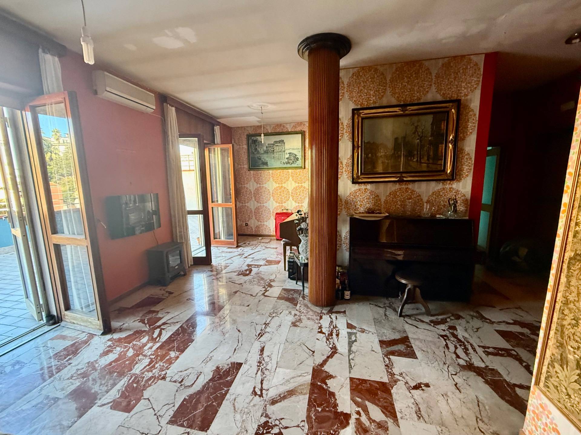 Appartamento in vendita a Napoli, Vomero